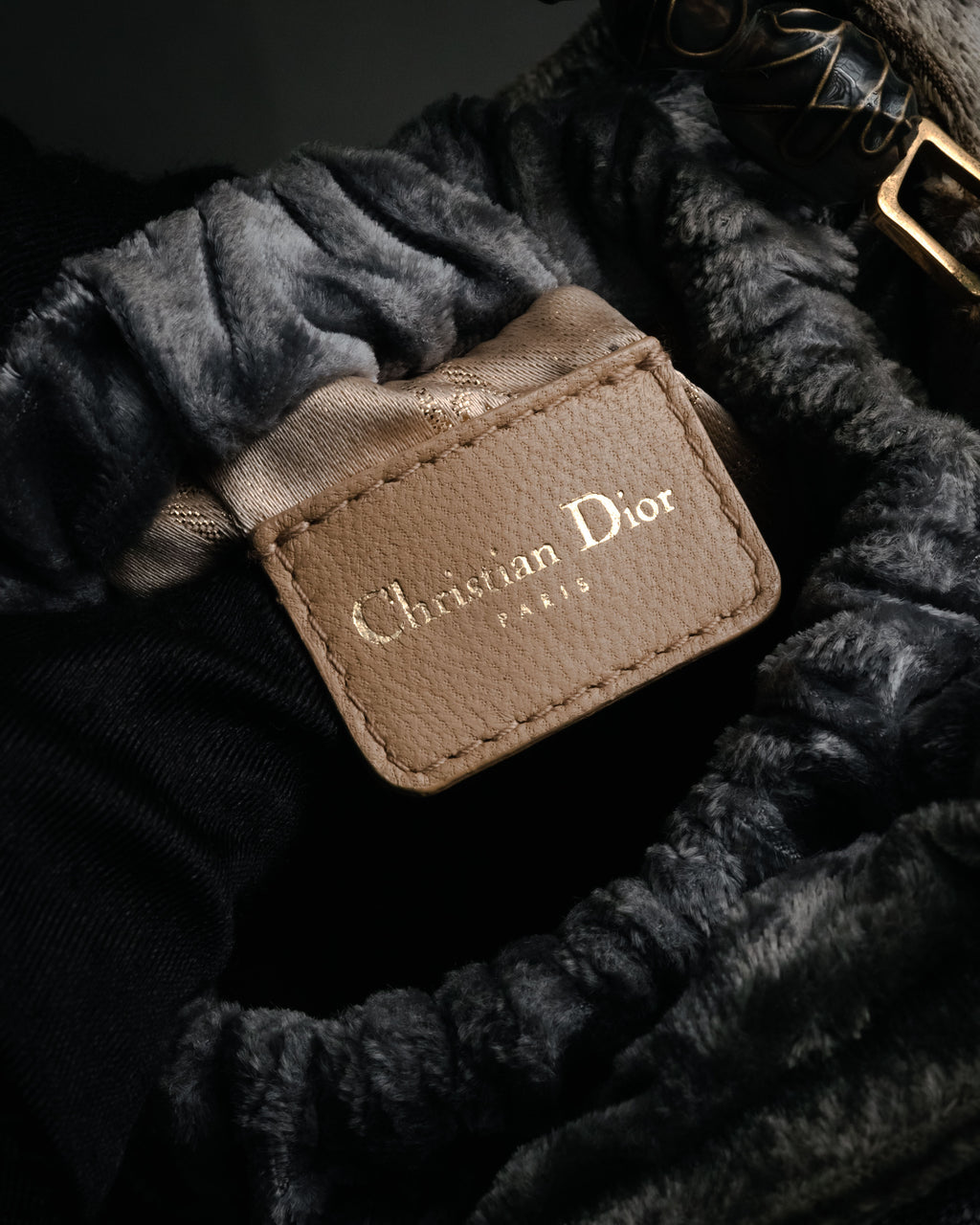 –SPECIAL– “Christian Dior”
90’s-00’s Beaded handle velvet pouch bag