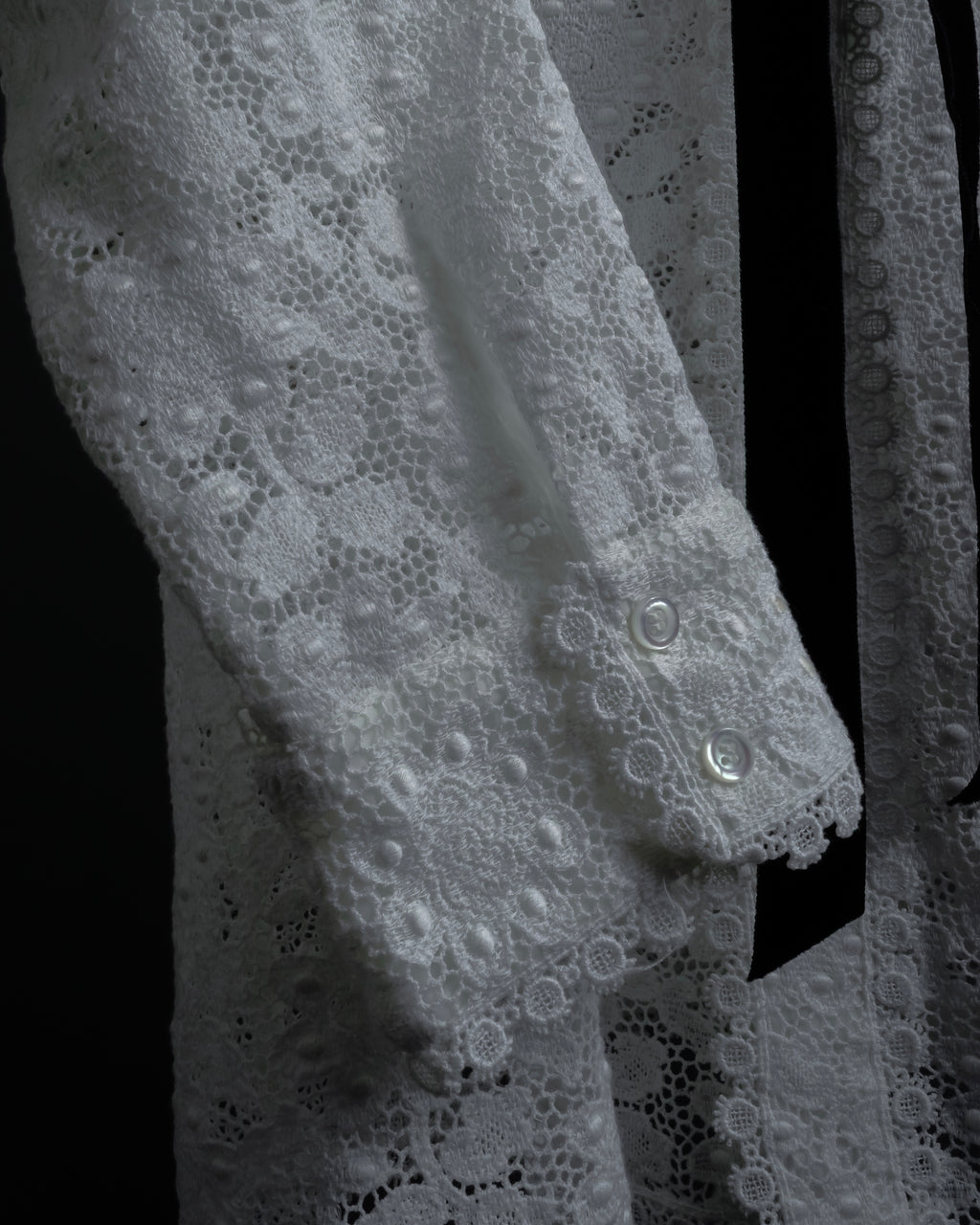 "GUCCI" Michele period floral lace design bow tie shirt