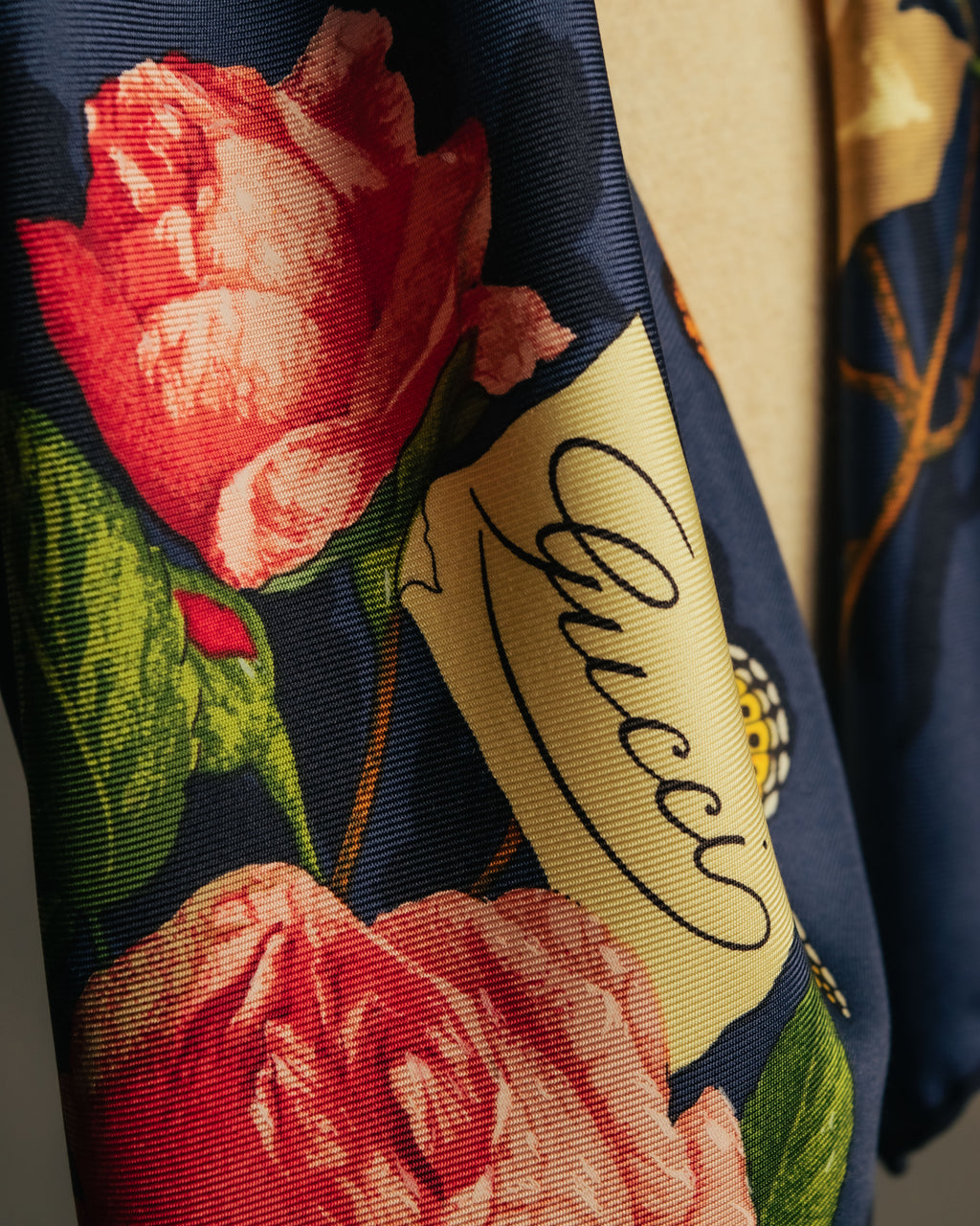 “GUCCI” 90’s-00’s Flora logo silk scarf