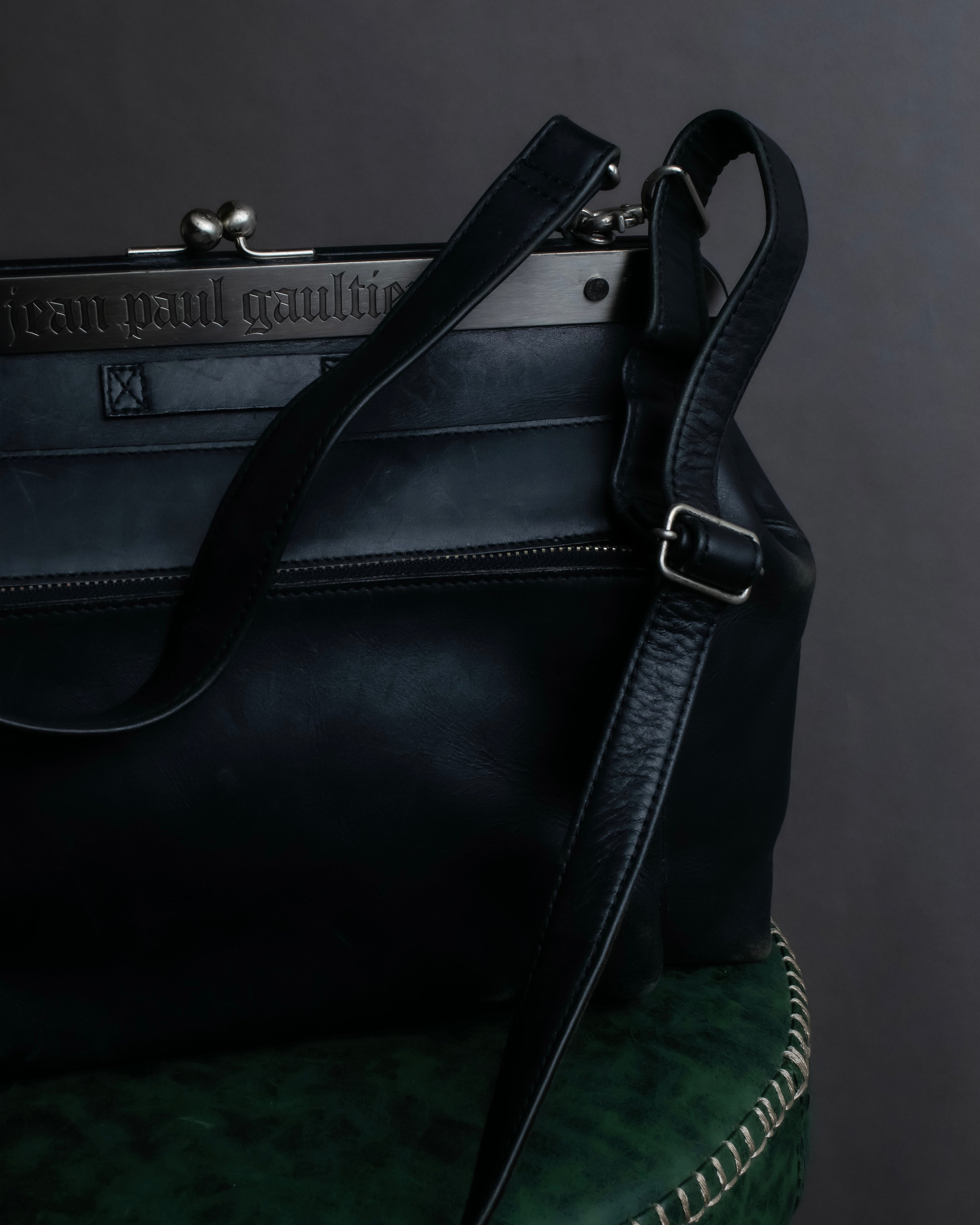 "JEAN PAUL GAULTIER" Logo engraved clasp frame 2way leather bag