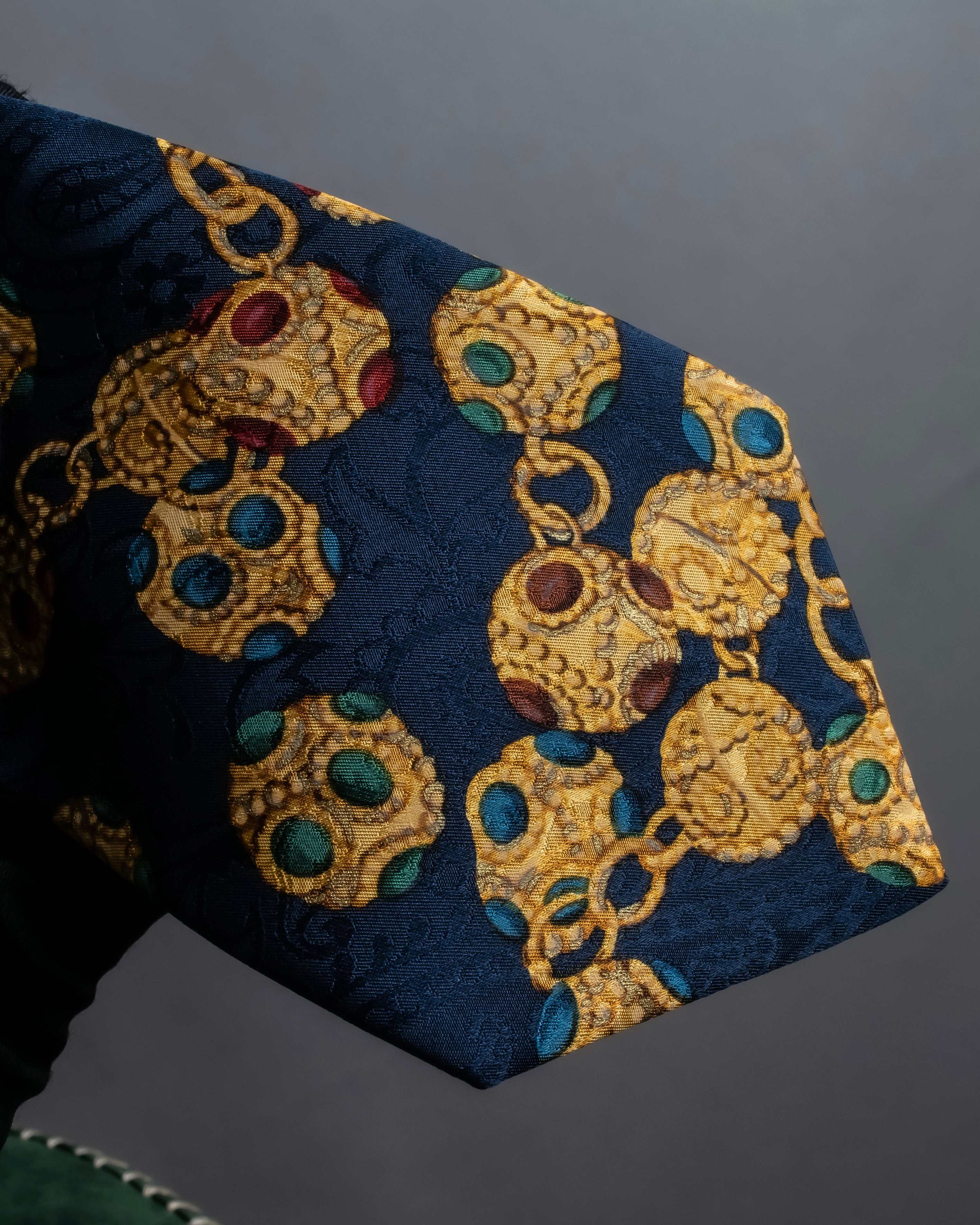 "CHANEL" Jewelry pattern silk necktie