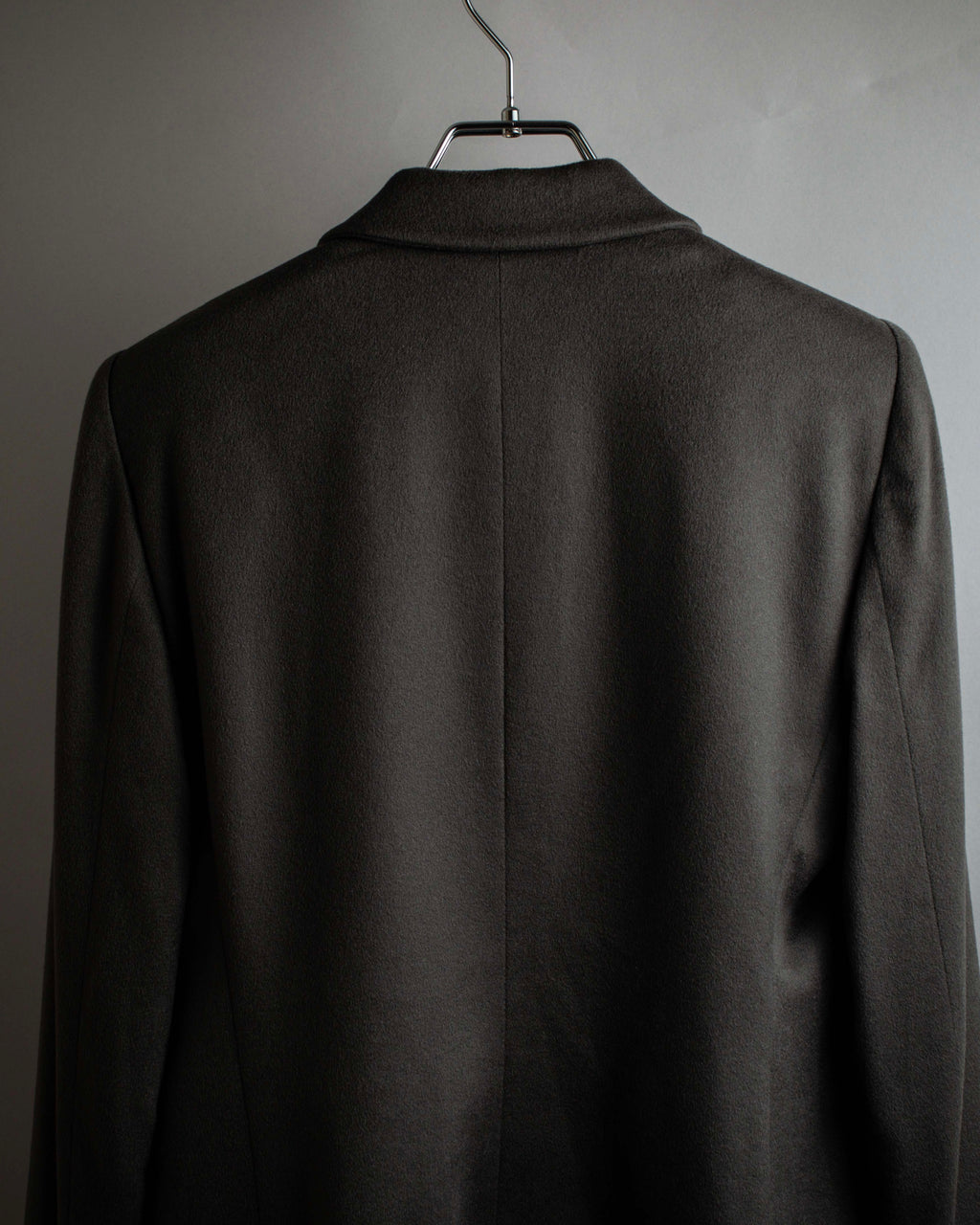 "ARMANI COLLEZIONI" Sharp peak lapel 100% cashmere tailored jacket