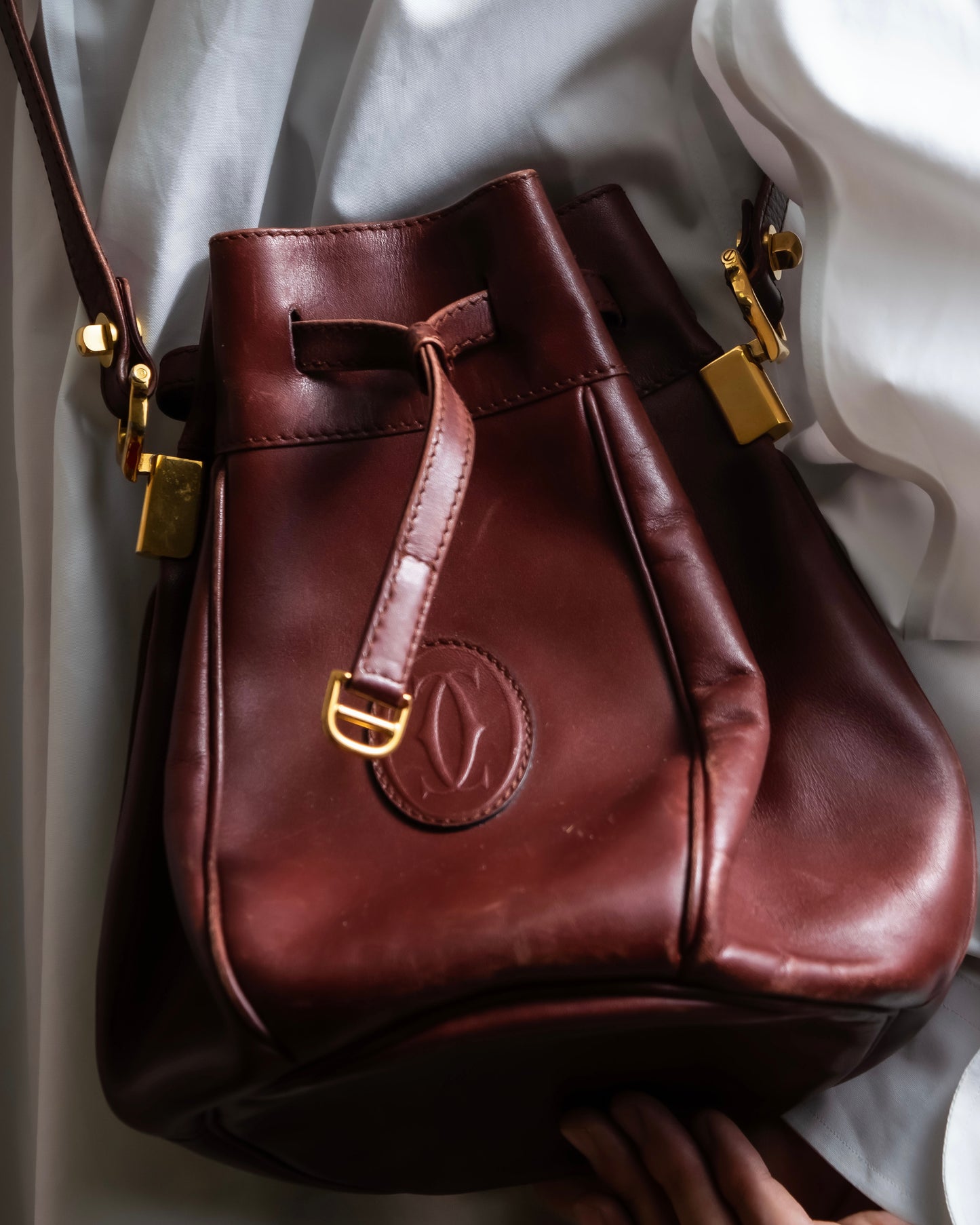 "Cartier" Drawstring design bordeaux color shoulder bag