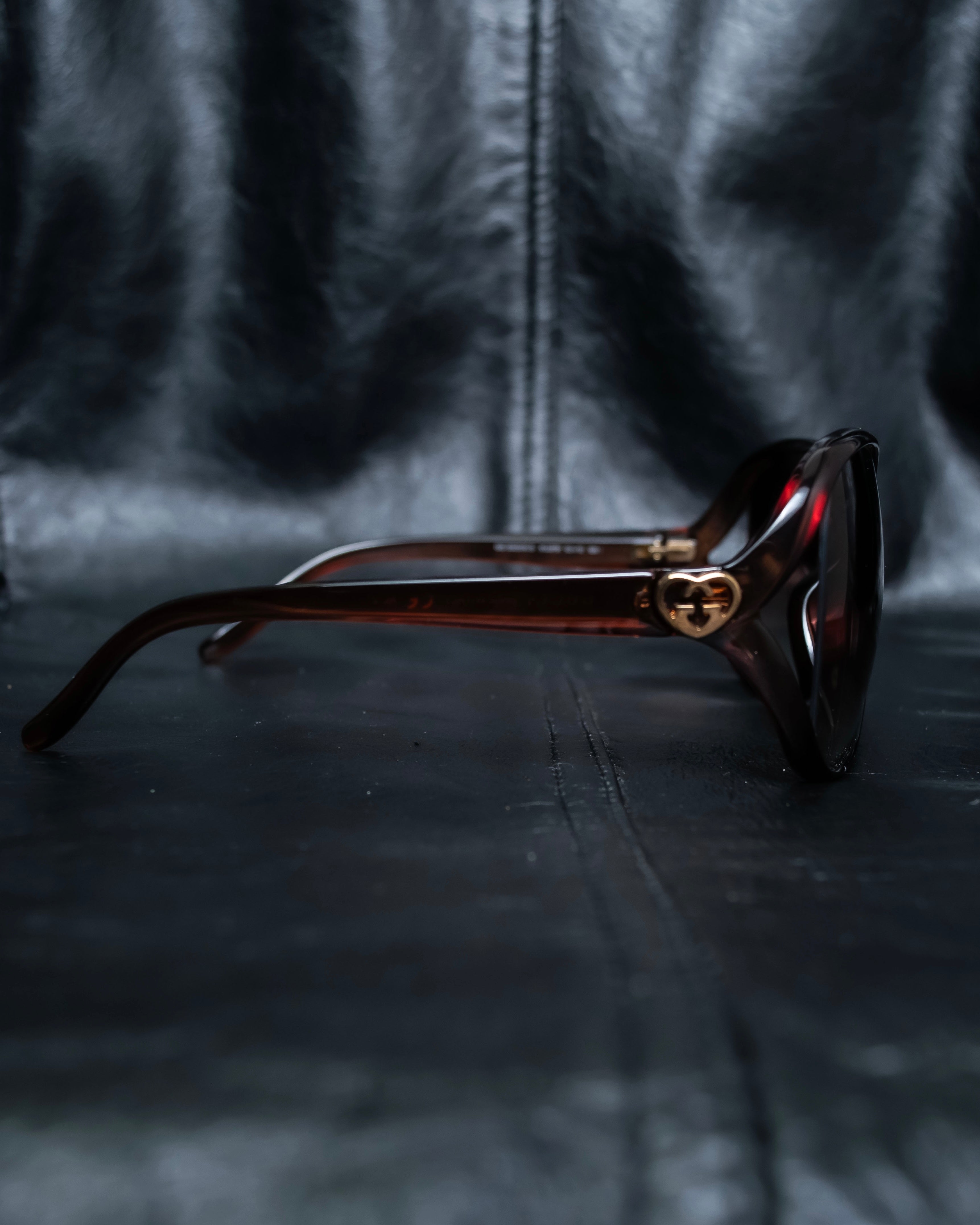 “GUCCI” GG heart motif butterfly shaped sunglasses