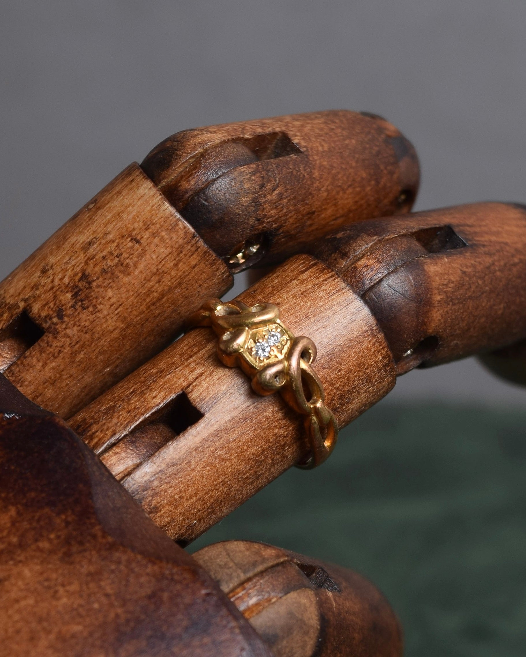 "Christian Dior" Diamond top design gold ring