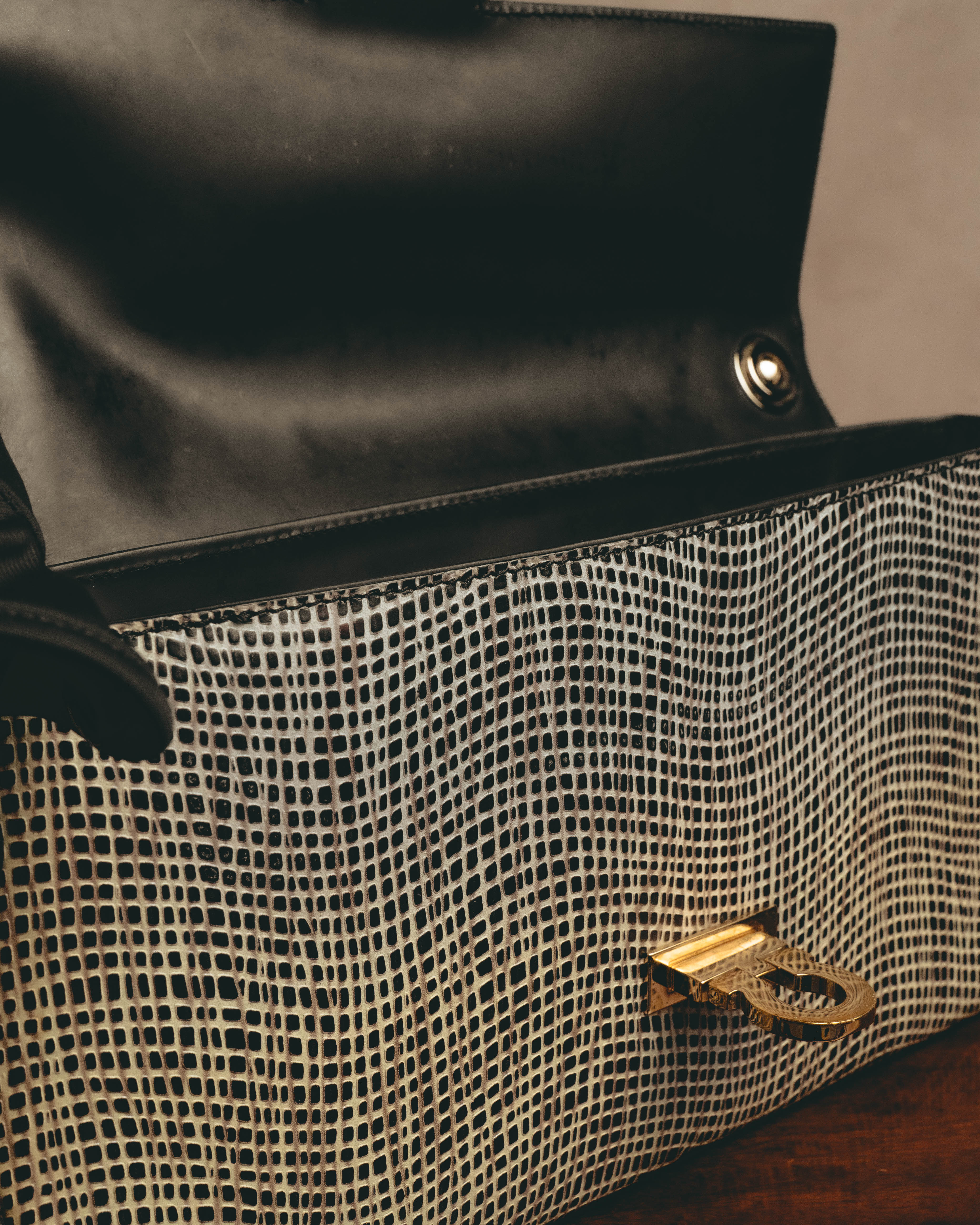 "Salvatore Ferragamo" Crocodile embossed Gancini shoulder bag