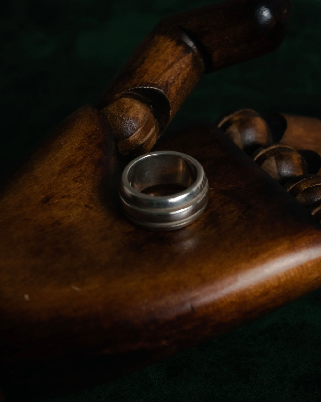 “Tiffany & Co.” 1995 Grooved sterling silver ring