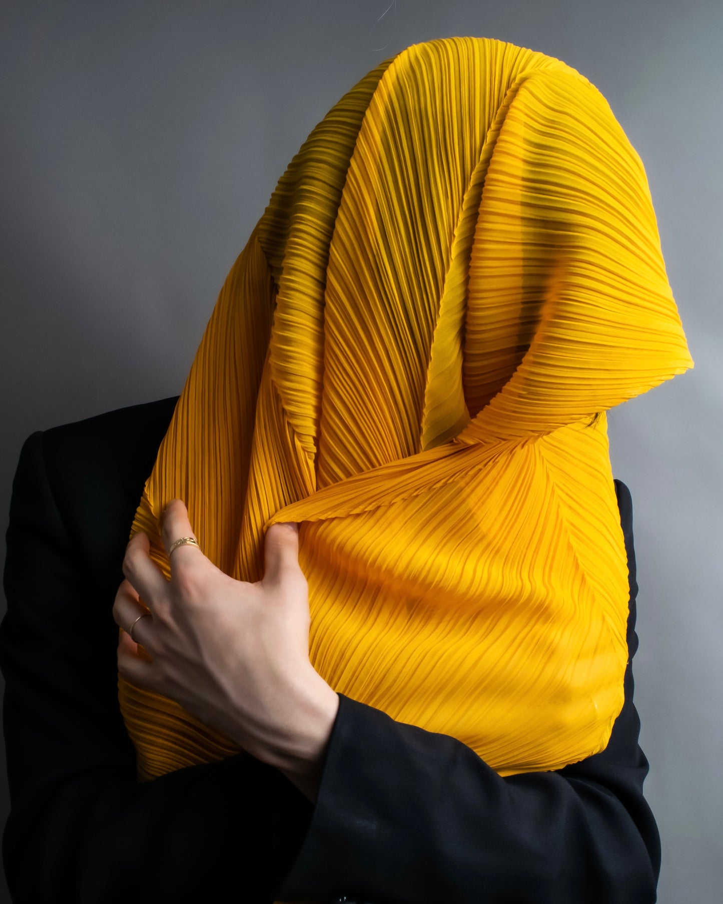 "PLEATS PLEASE ISSEY MIYAKE" Yellow orange color pleated stole