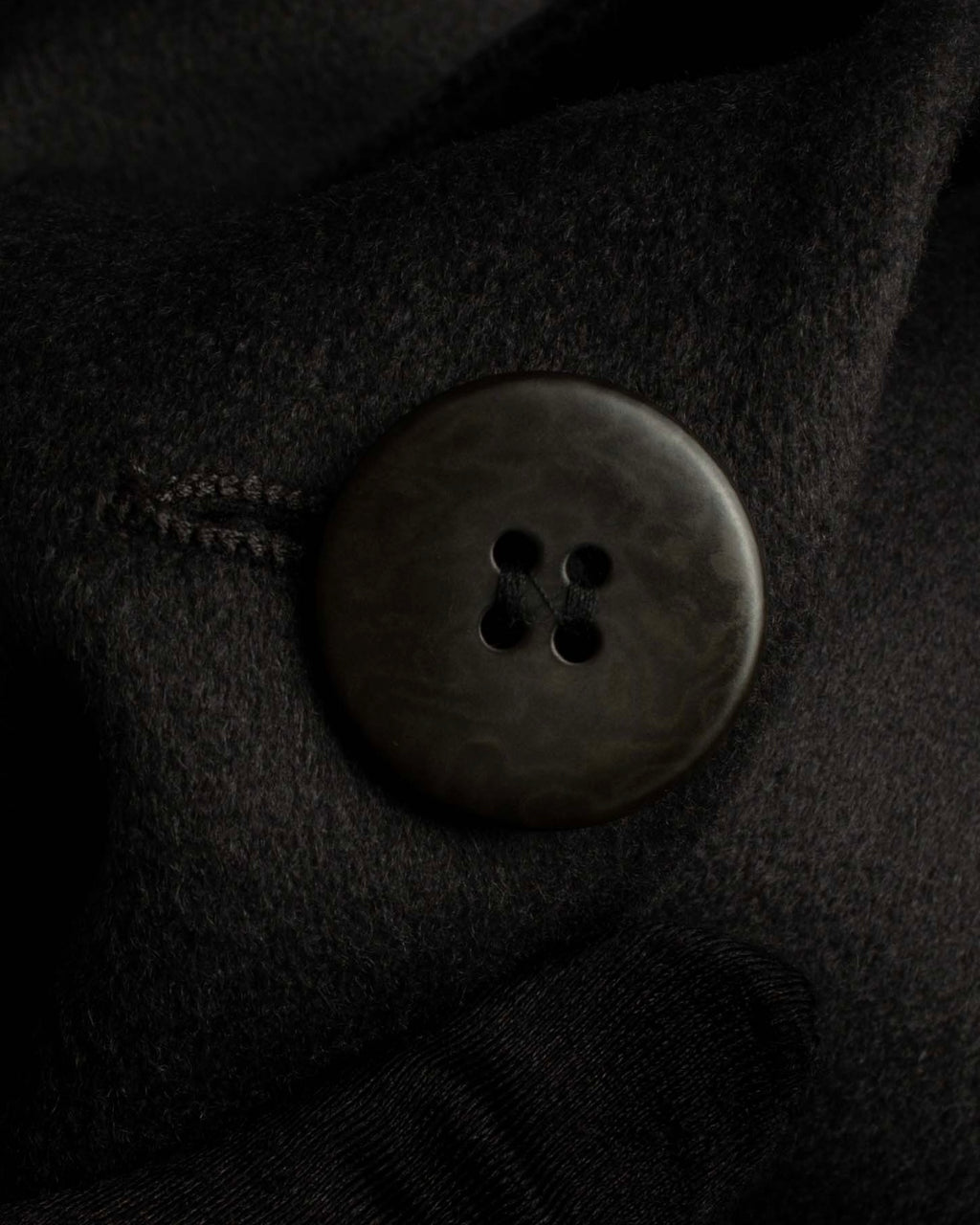 "ARMANI COLLEZIONI" Sharp peak lapel 100% cashmere tailored jacket