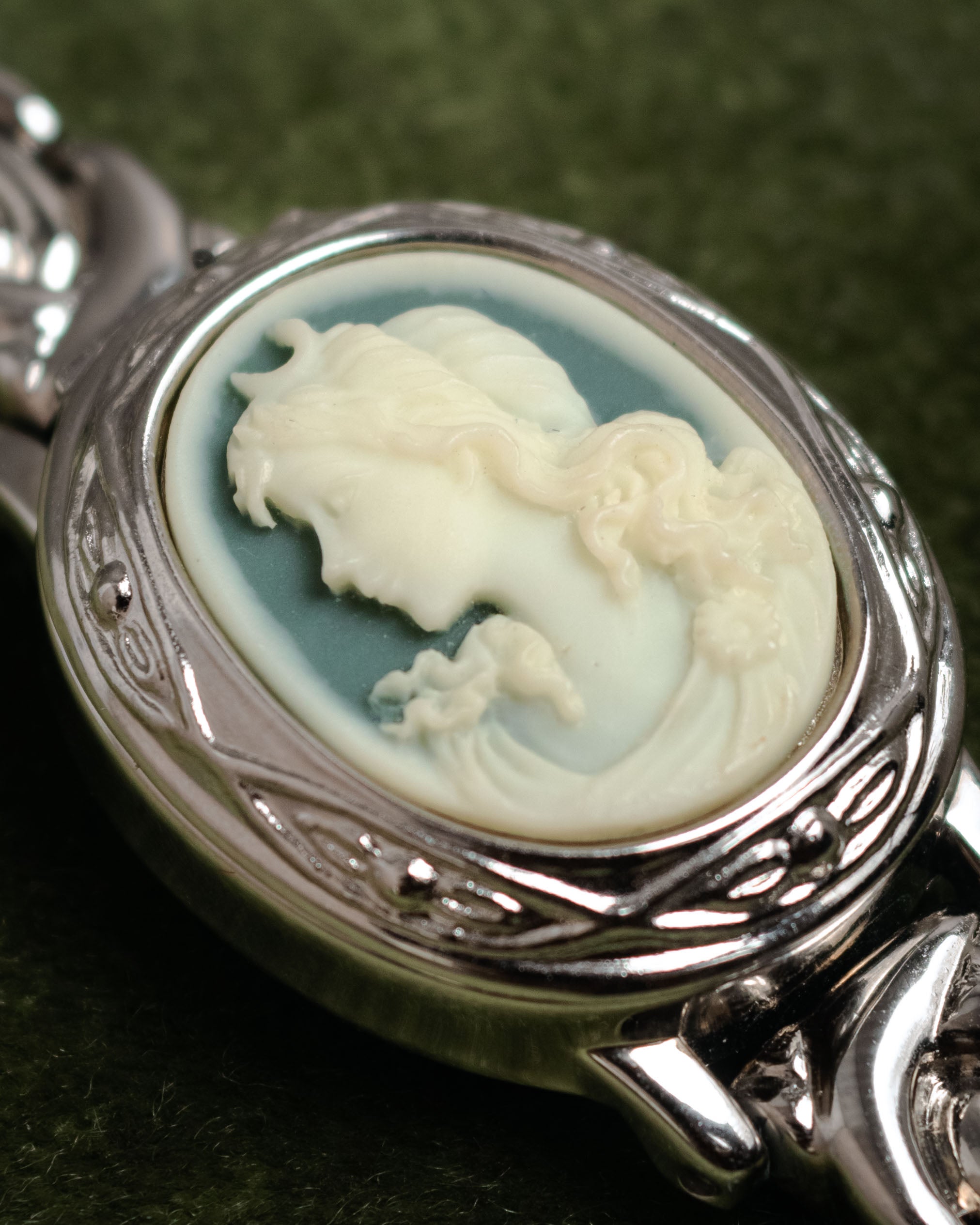 “Valentino Michelle” 1990-2005 Cameo secret bracelet watch