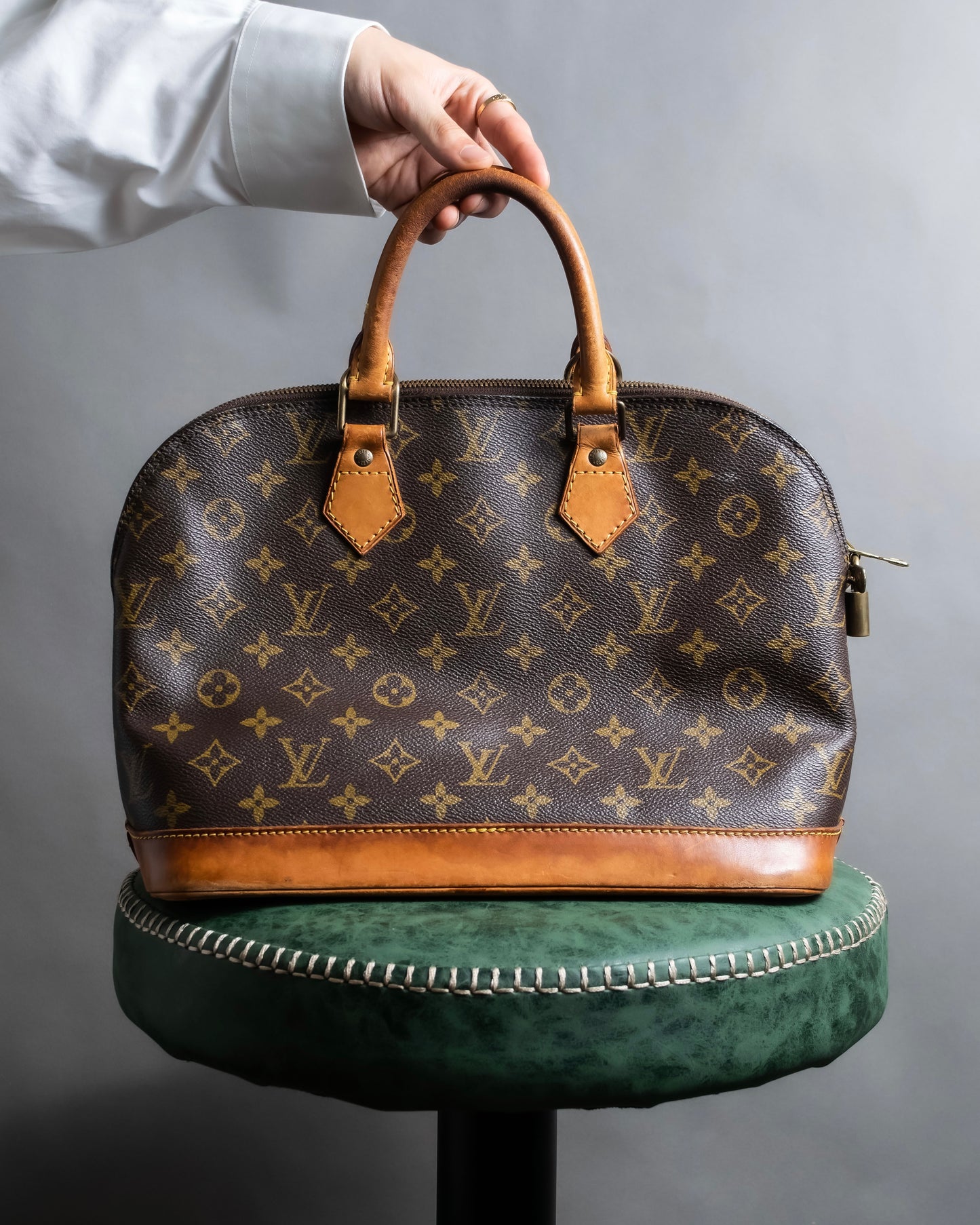 "LOUIS VUITTON" Alma series monogram pattern one handle bag