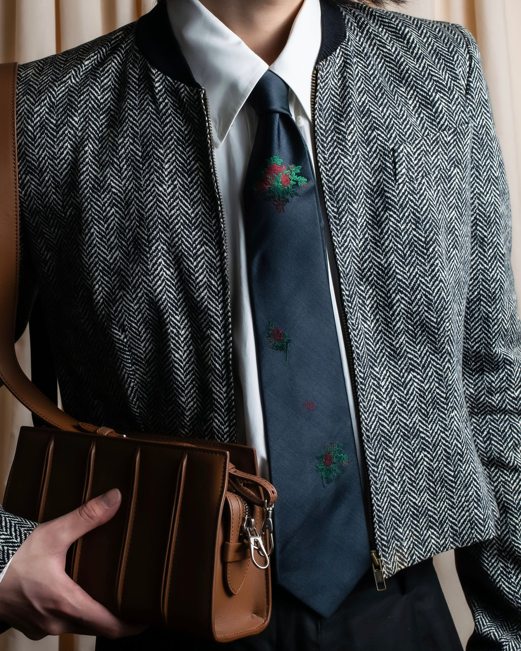 "DOMINIQUE FRANCE" Rose flower pattern silk necktie