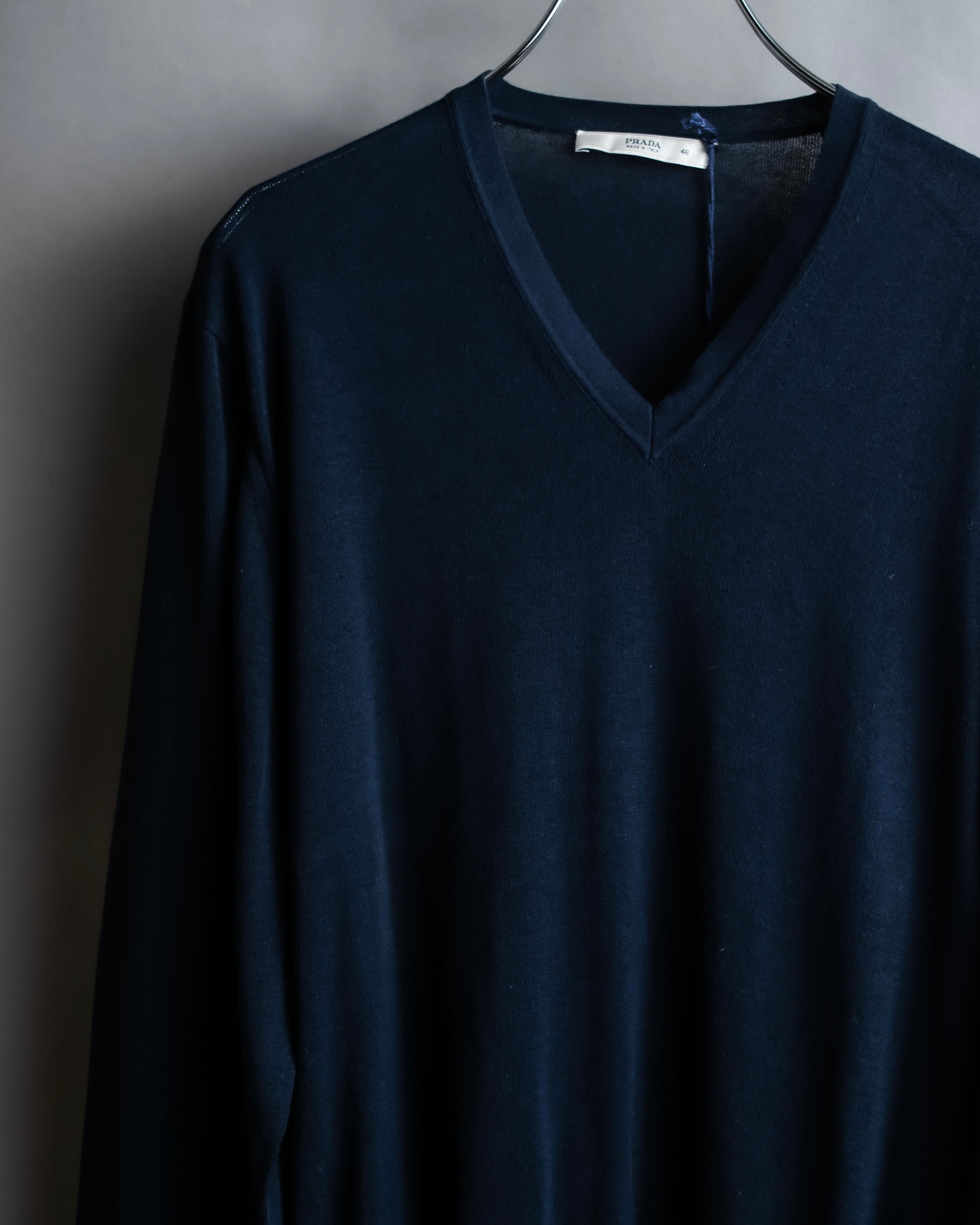 "PRADA" Raglan sleeves cotton navy color knit