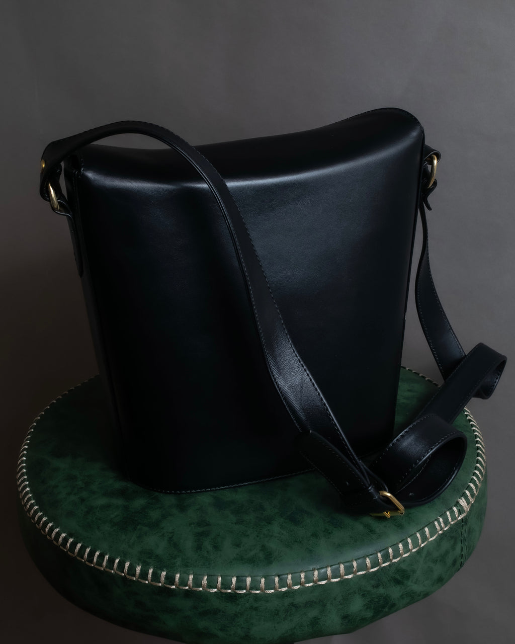 "GIANI MARCO VENTURI" Shape trapezoid leather shoulder bag