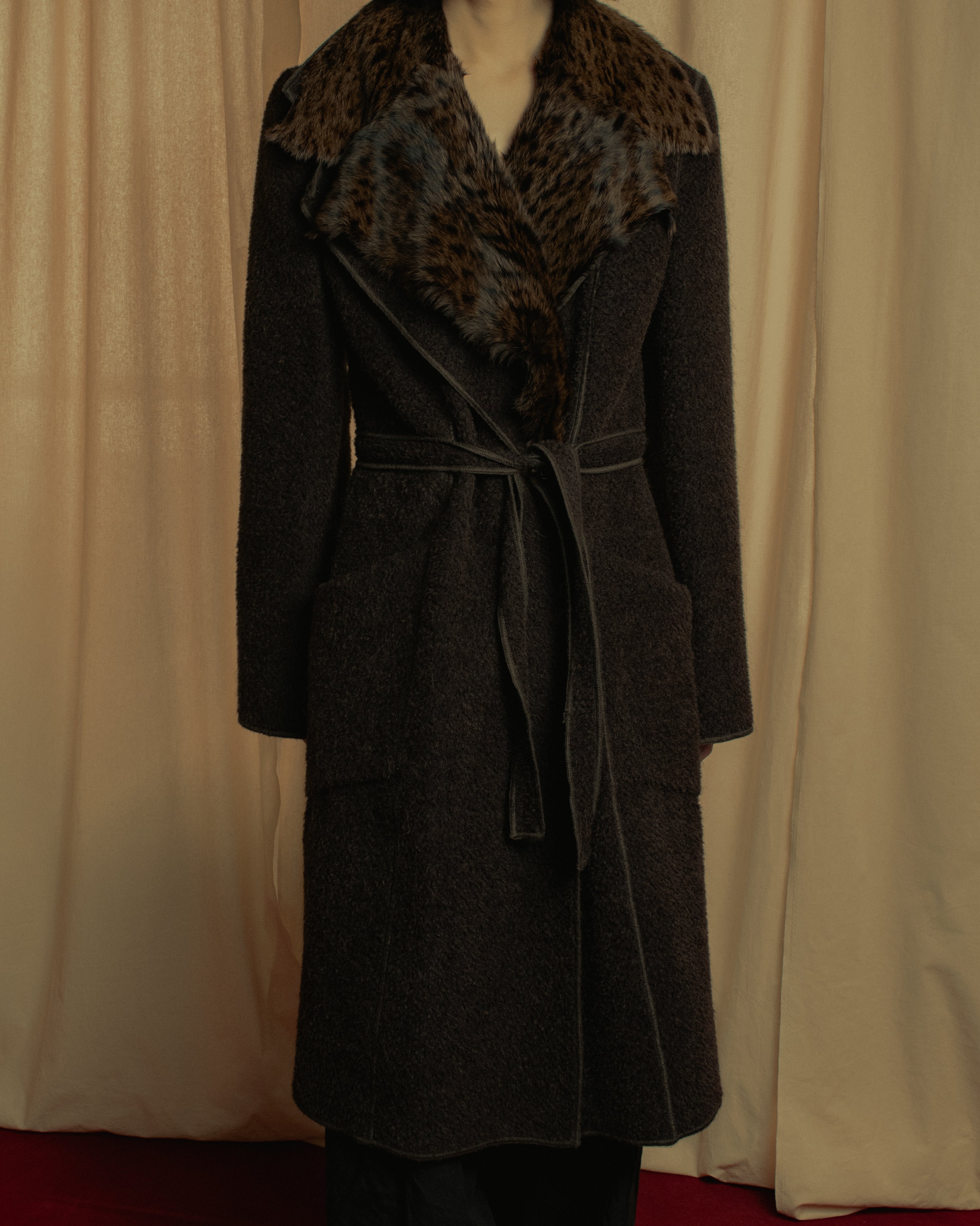 "FENDI" 90’s-00’s Sculptural belted leopard cat fur collar alpaca coat