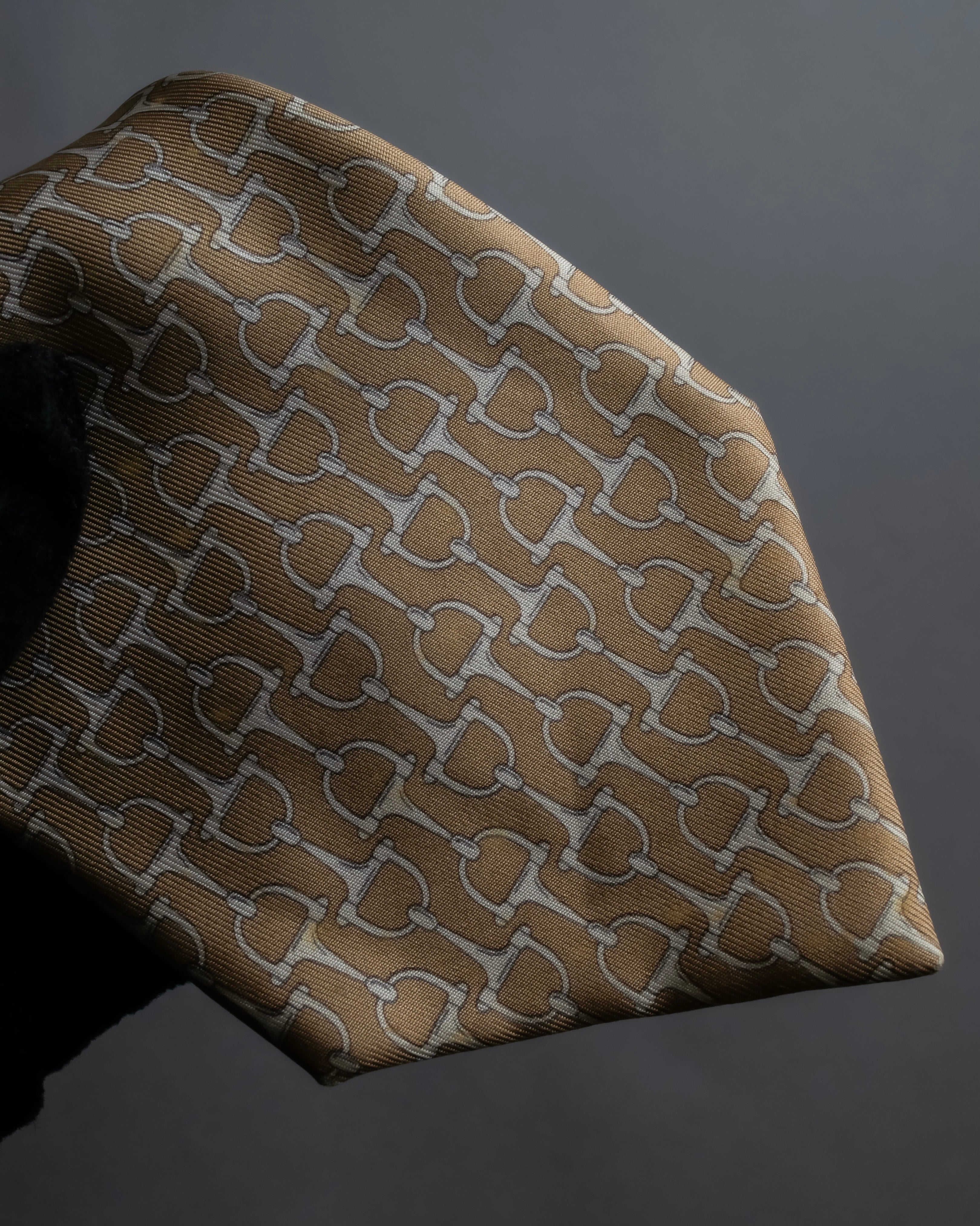 "HERMES" Horsebit motif silk necktie