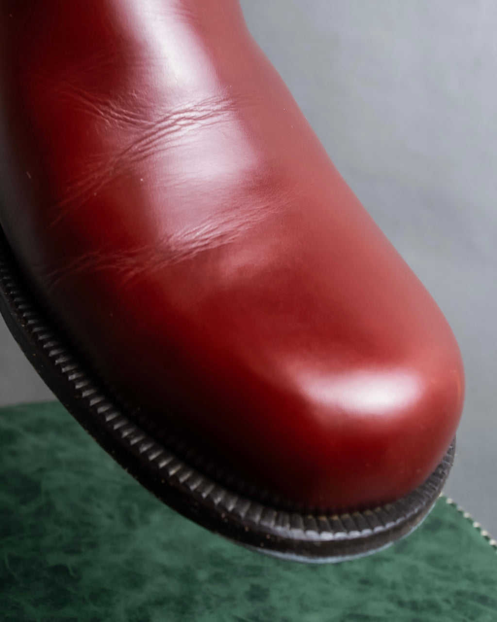 "tricot COMME des GARCONS"
 Belted heel leather pumps