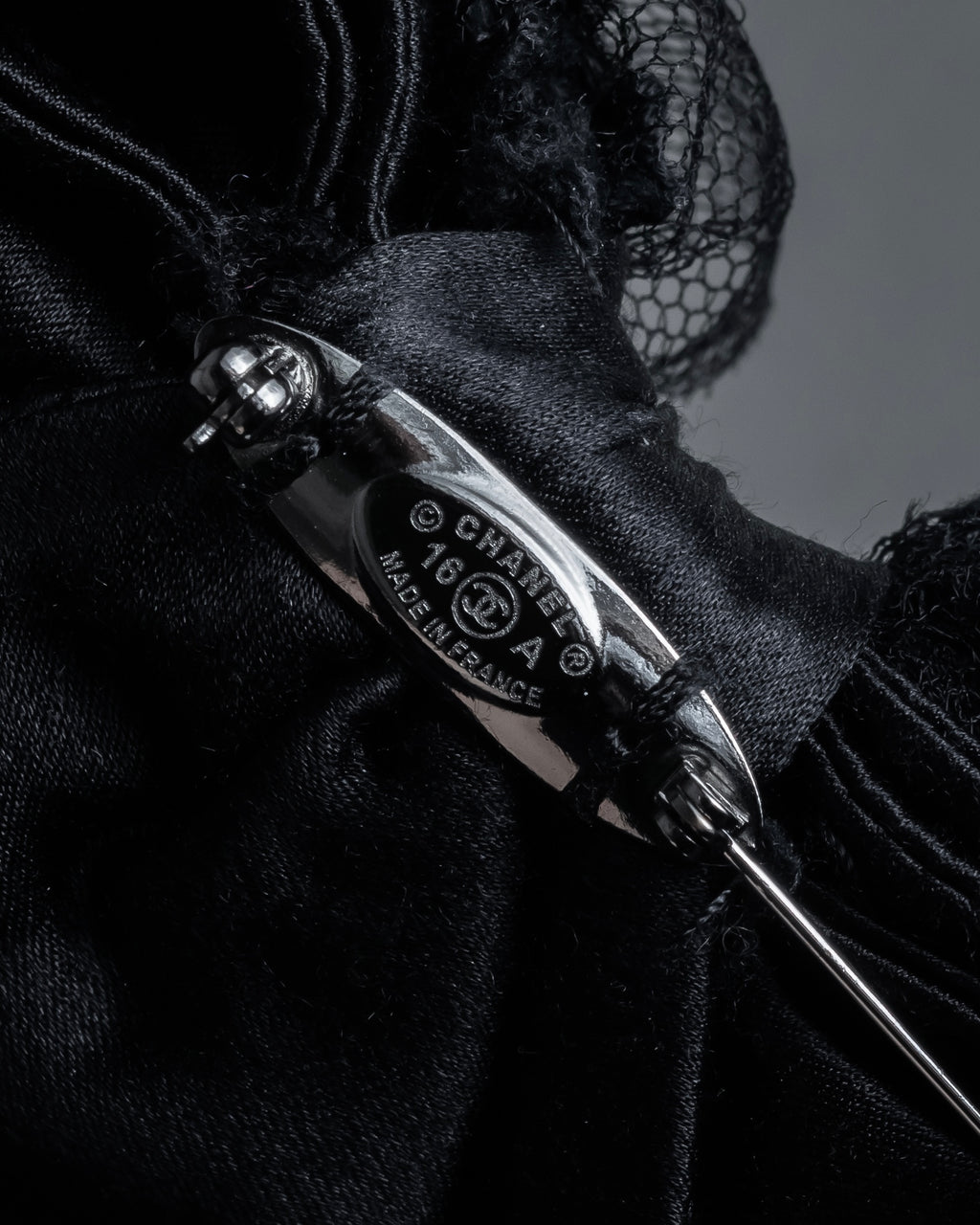 "CHANEL" 16AW Tulle lace design ribbon brooch