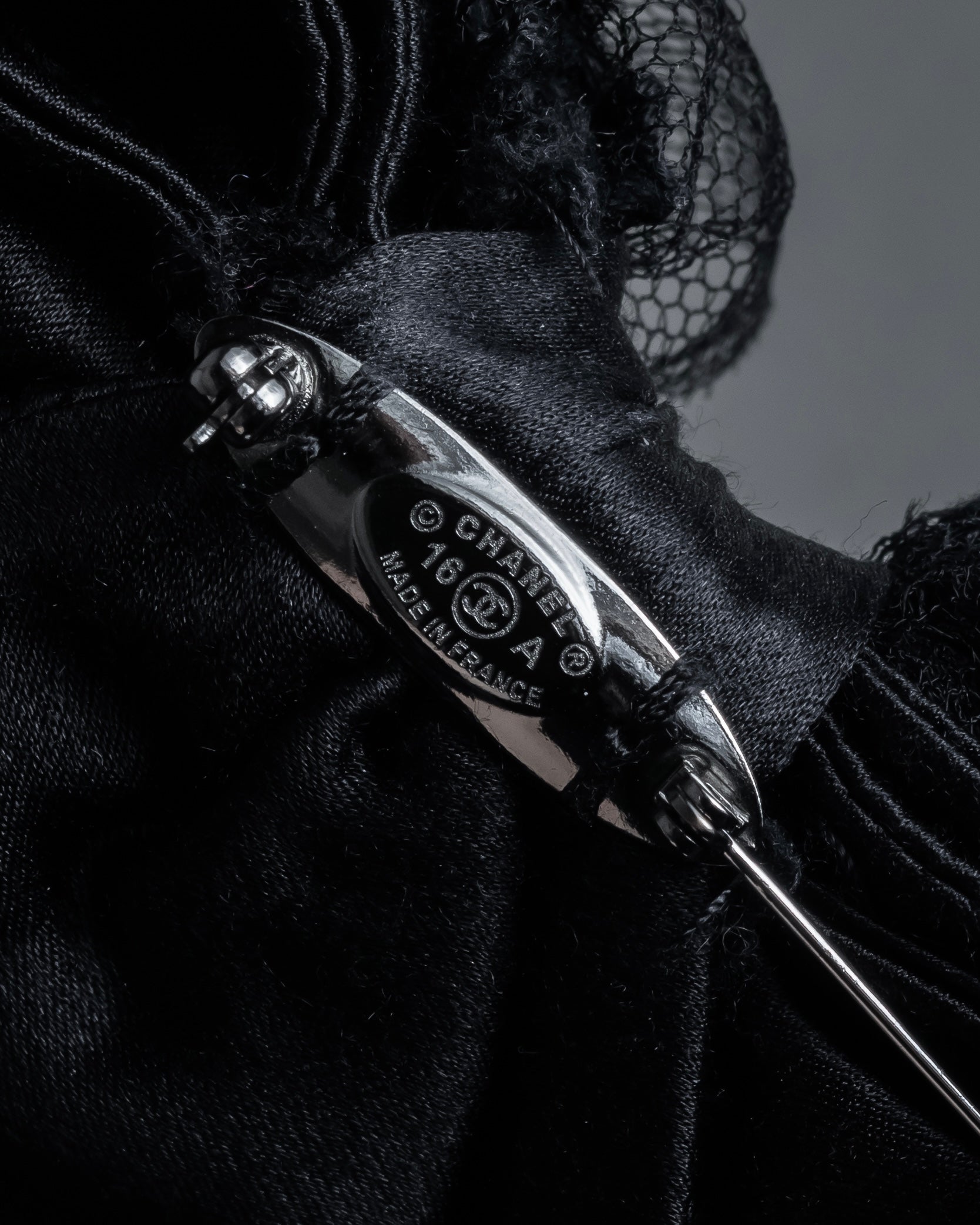 "CHANEL" 16AW Tulle lace design ribbon brooch