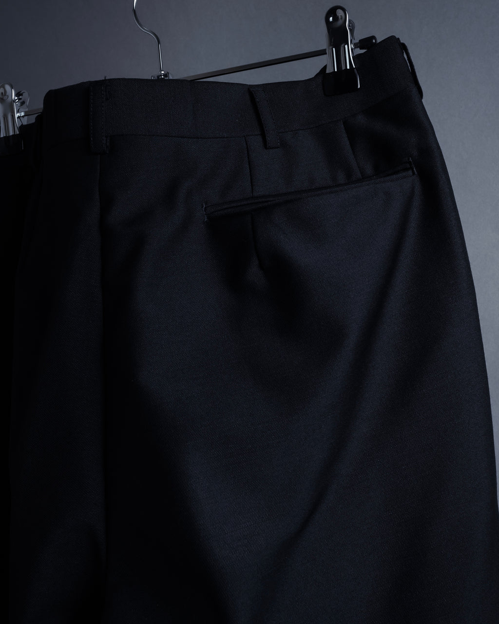 "YVES SAINT LAURENT" Strongly tailored shaped wool set up