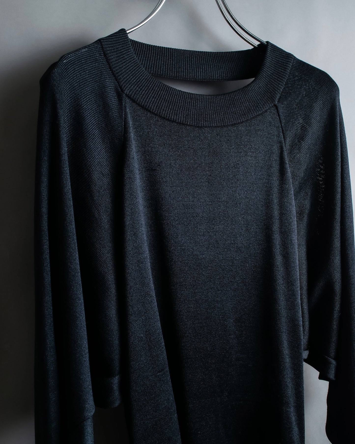 "ISSEY MIYAKE" Open back design pullover and easy pants 
silk fabric set up