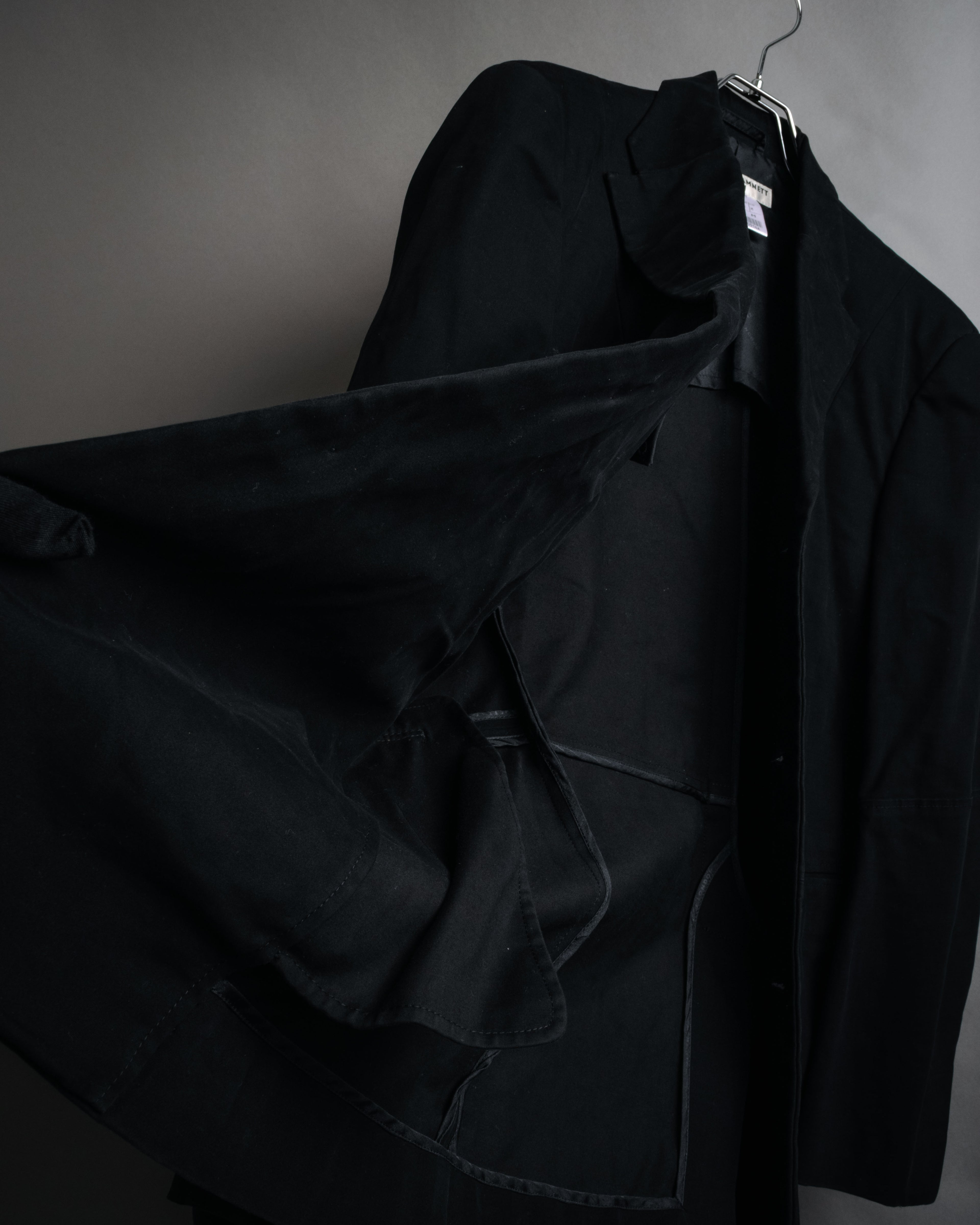 “KATHARINE HAMNETT LONDON”
1995-2005 Structured workwear tailored jacket