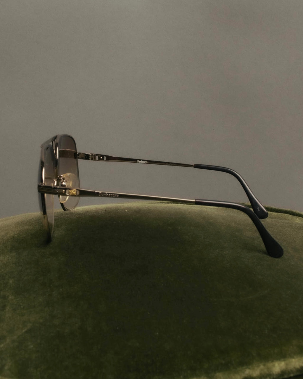 "Burberrys" 90's Classic metal aviator sunglasses