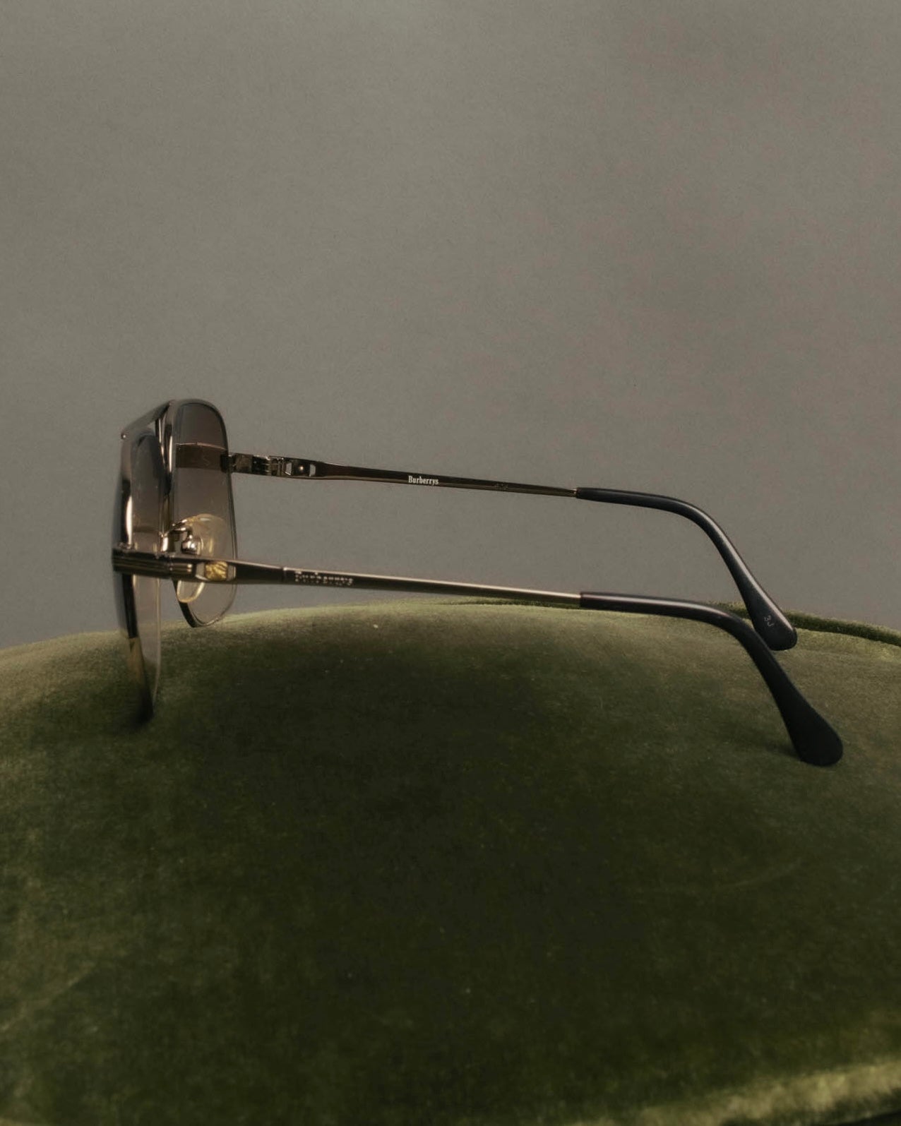 "Burberrys" 90's Classic metal aviator sunglasses