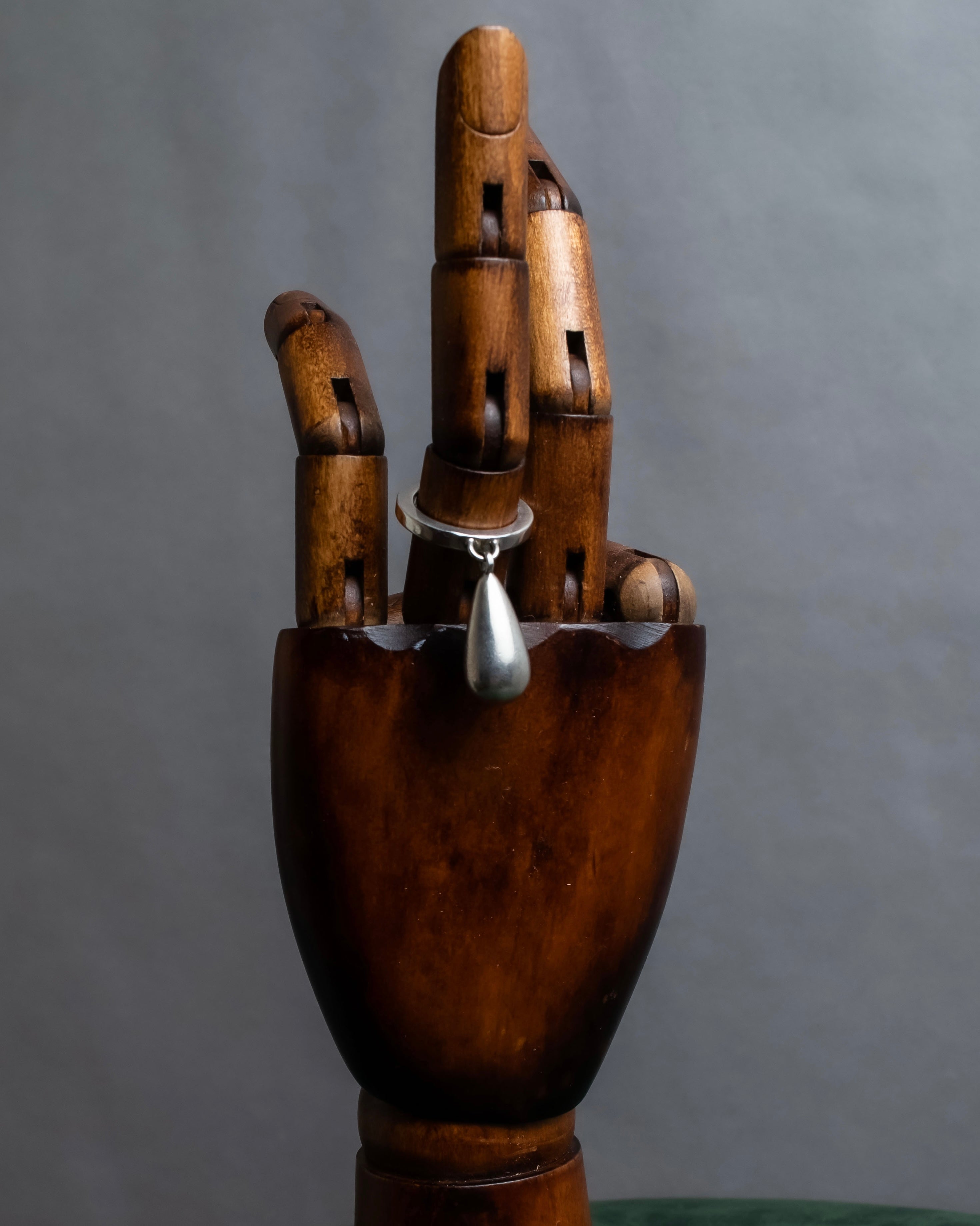 "GUCCI" Teardrop motif silver ring