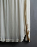 Camisa de seda con bordado en forma de logotipo "Alexandar McQueen" sin cuello