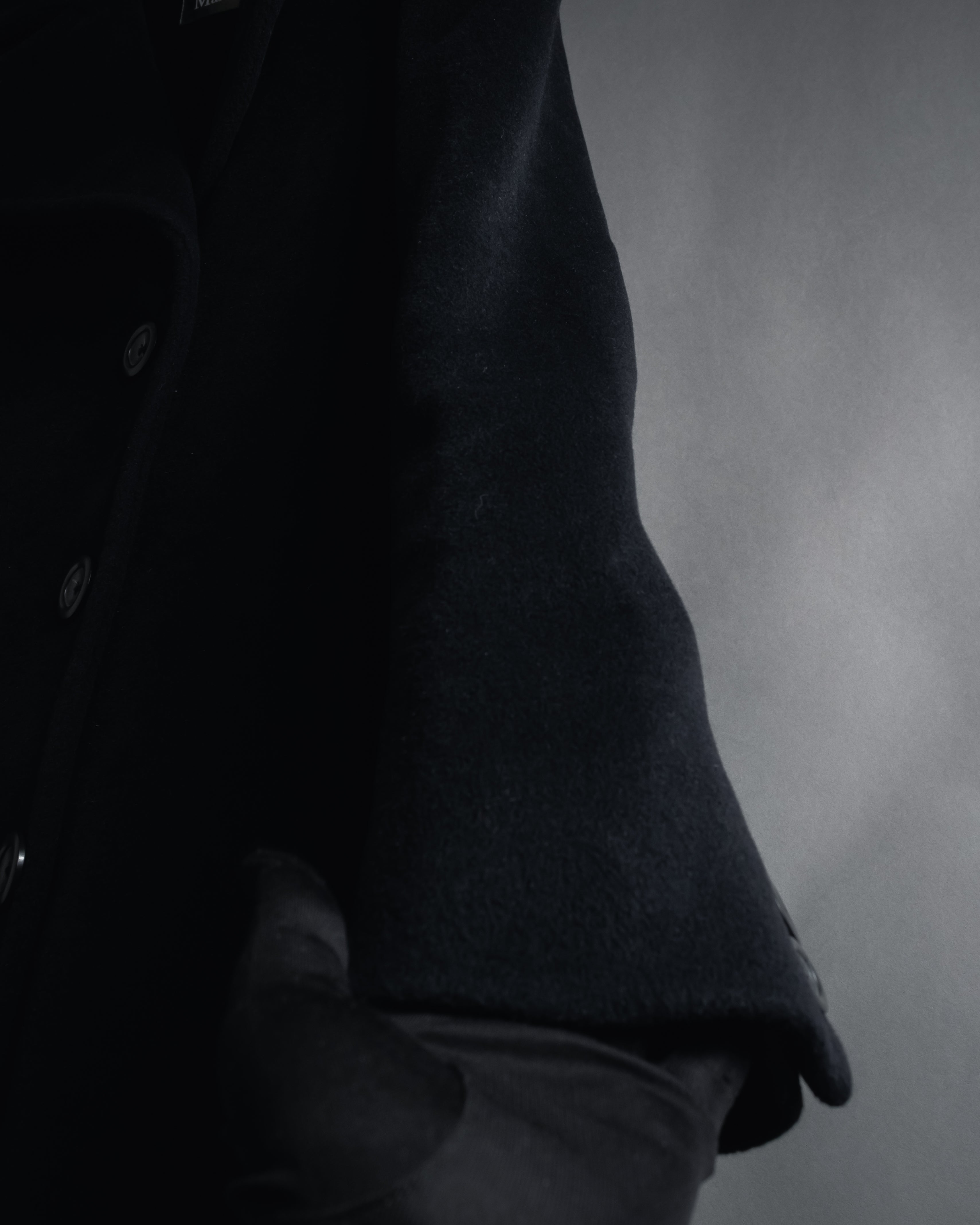 Abrigo doble botonadura estilo pea coat de los años 90-00 de "Max Mara"