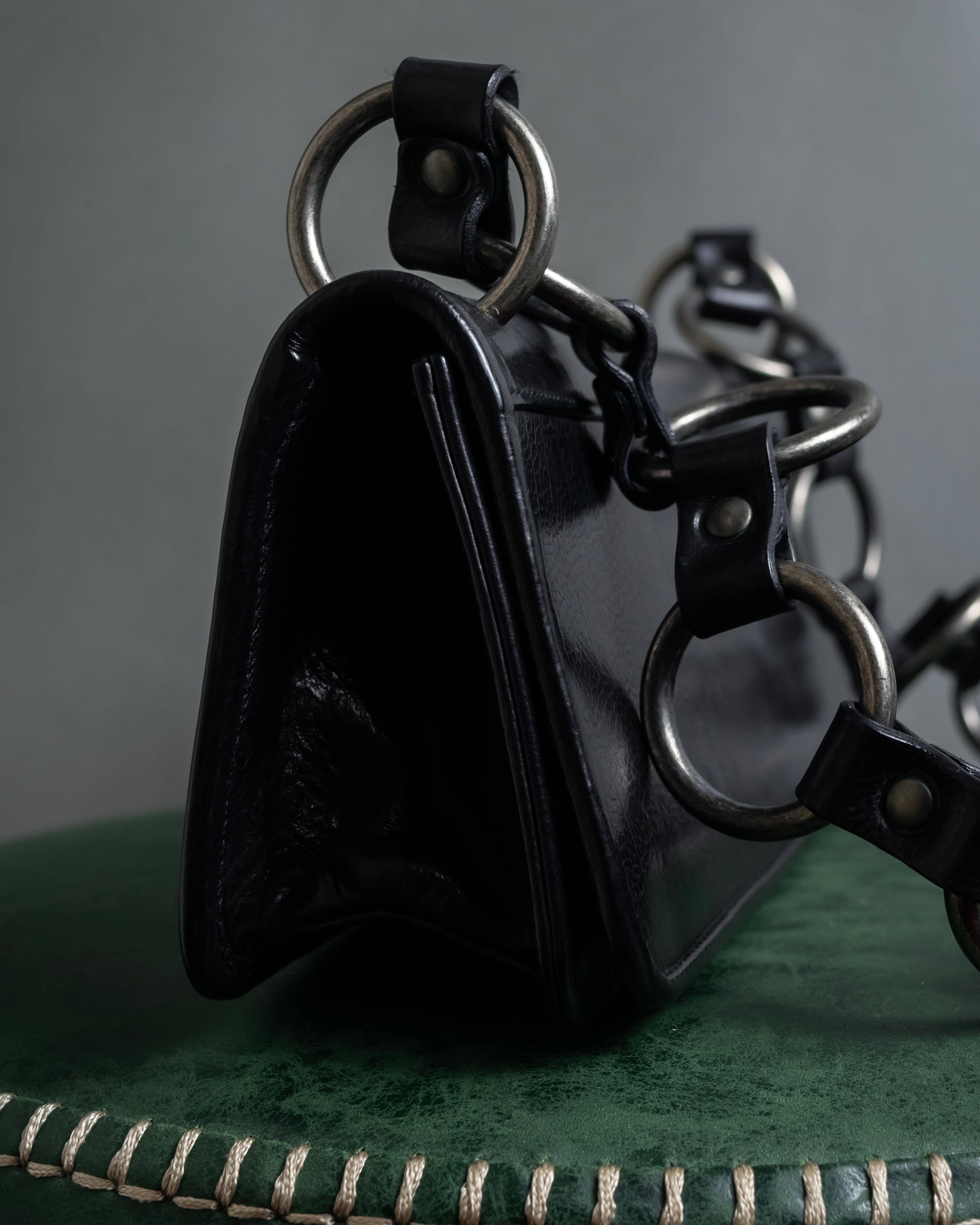 -SPECIAL- "YVES SAINT LAURENT"
00's Tom Ford period stacked ring design horizontal leather bag