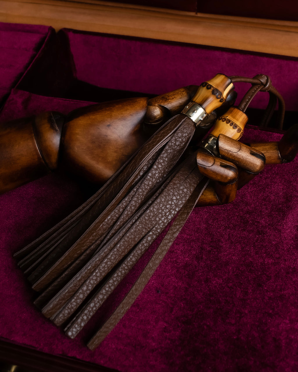 "GUCCI" Bamboo motif leather fringe charm