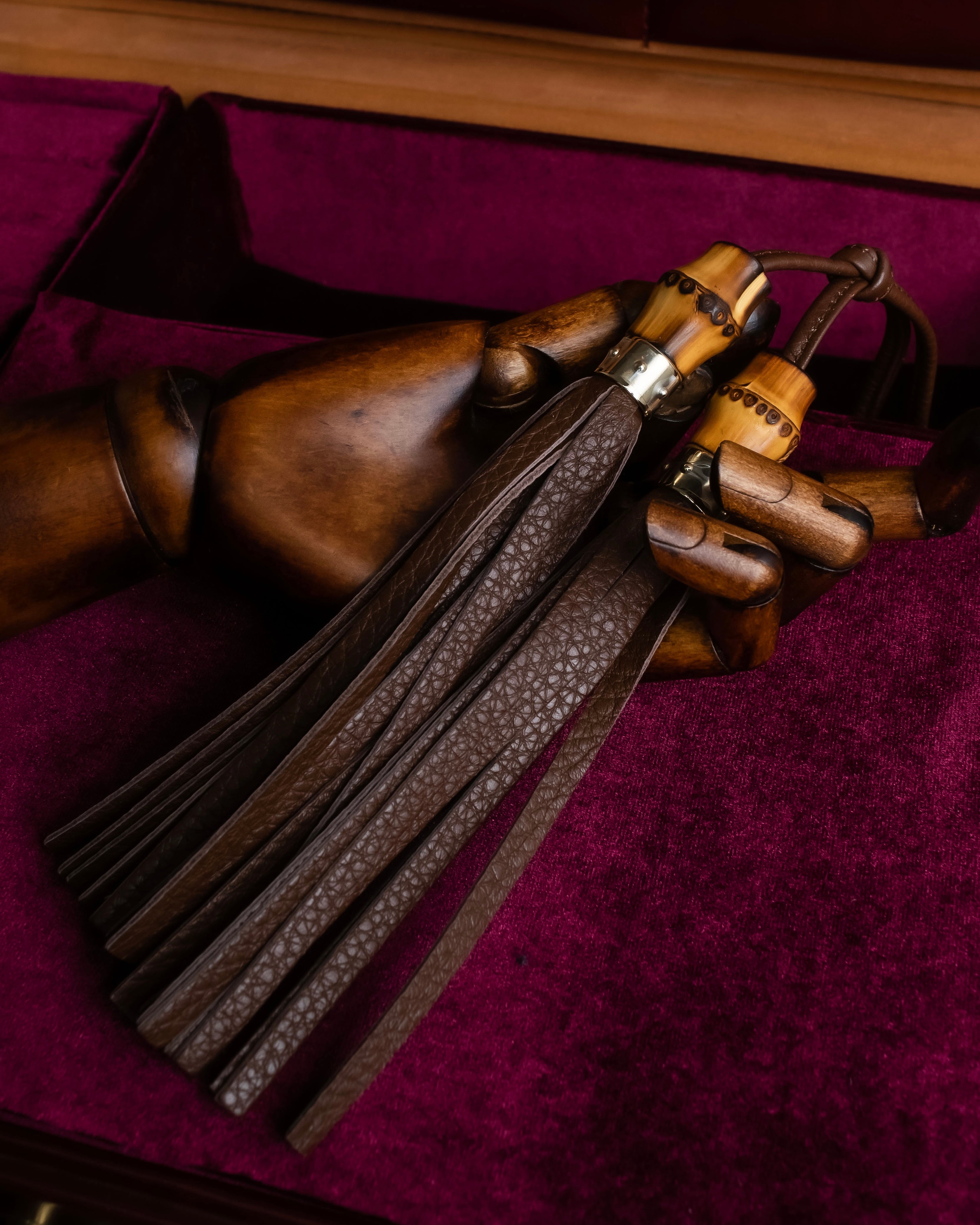 "GUCCI" Bamboo motif leather fringe charm