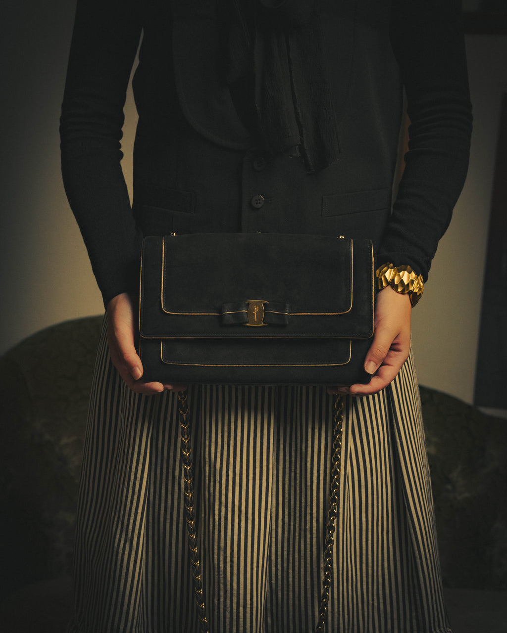 -SPECIAL- "Salvatore Ferragamo" 10's Elegant suede chain shoulder bag