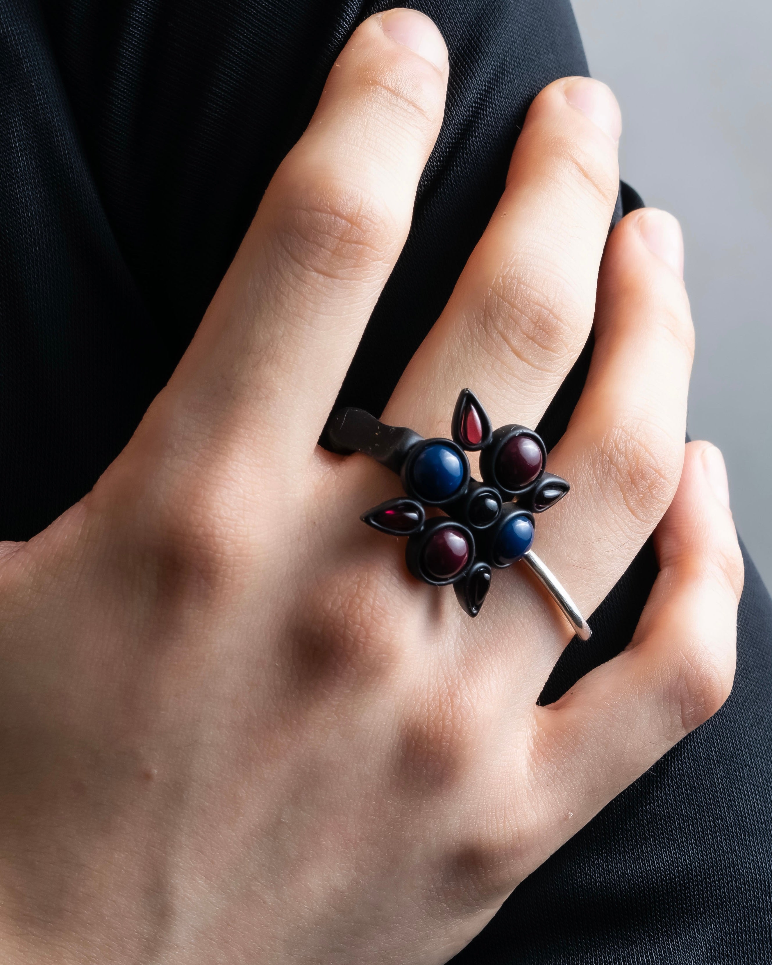 "LOUIS VUITTON"　Geometric color stone ring