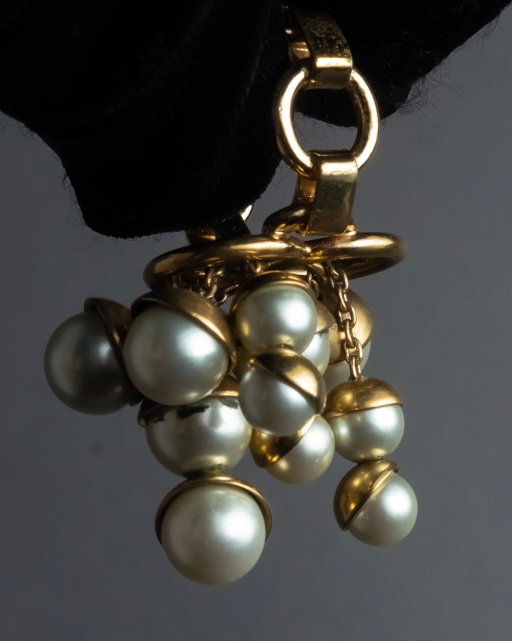"Christian Dior" Pearl charm top chain link arm ring