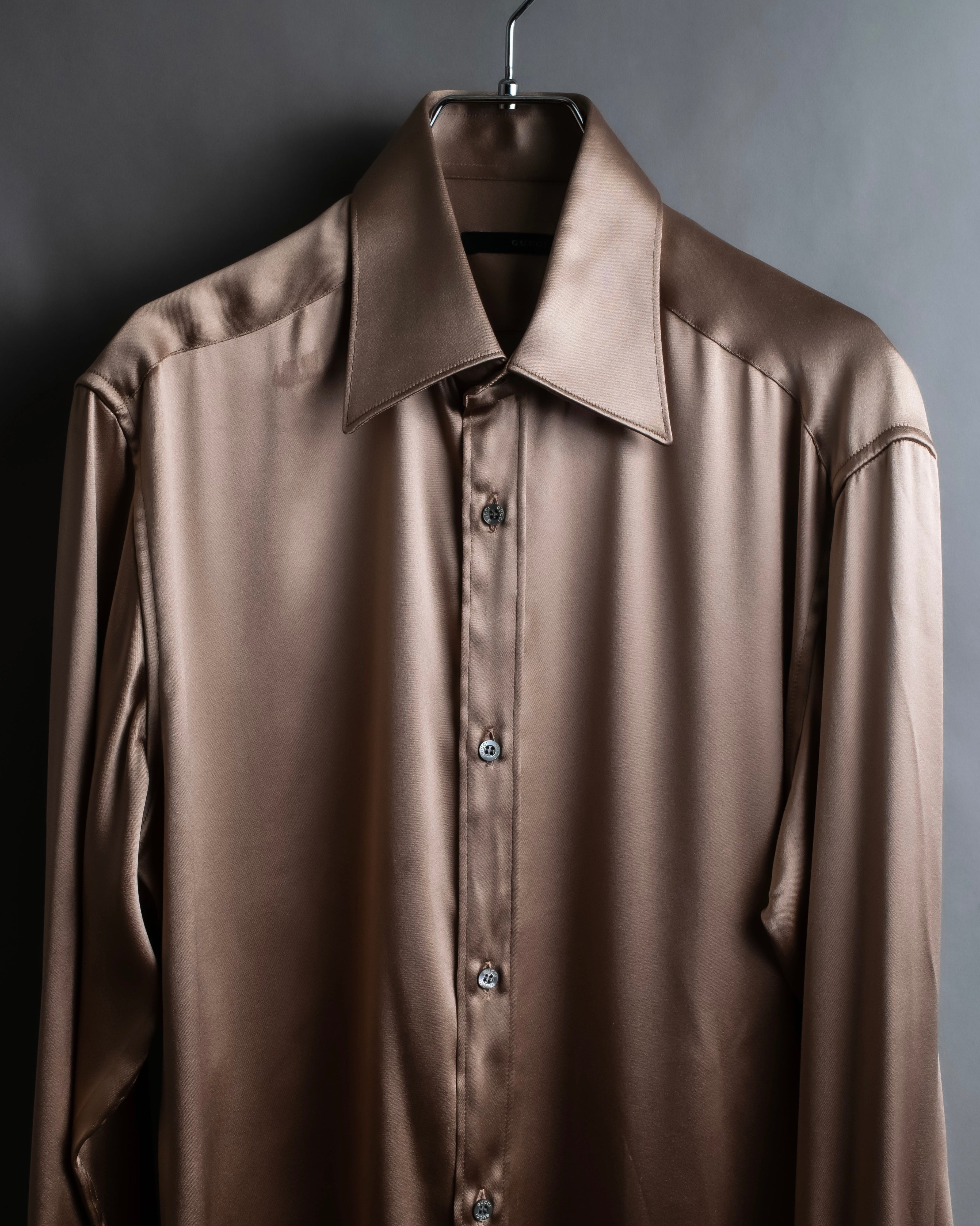"GUCCI" Ecru beige glossy wide collar shirt