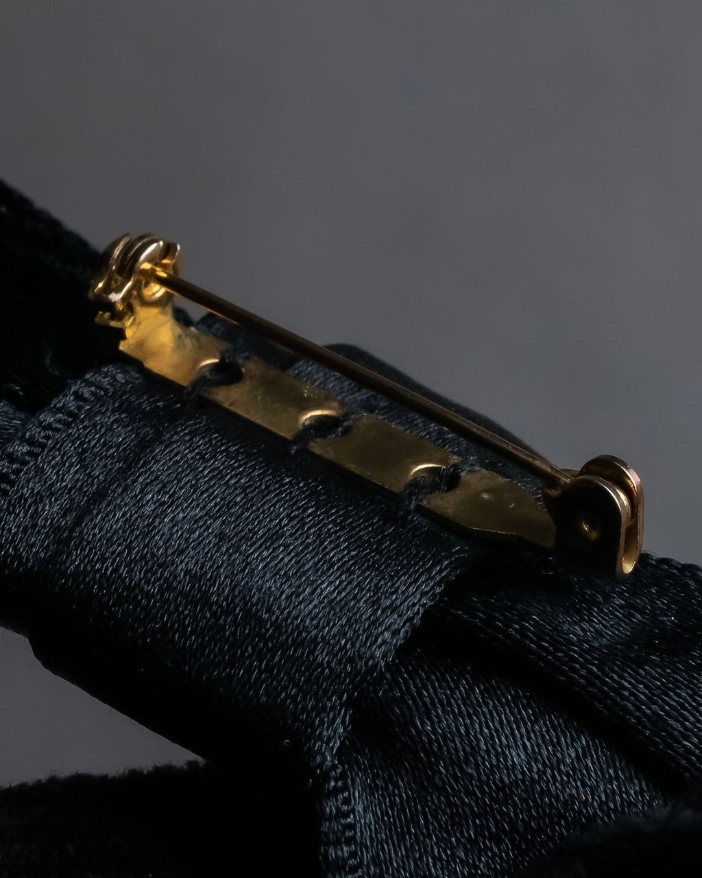 "CHANEL" 2001 Cruise Collection ribbon brooch