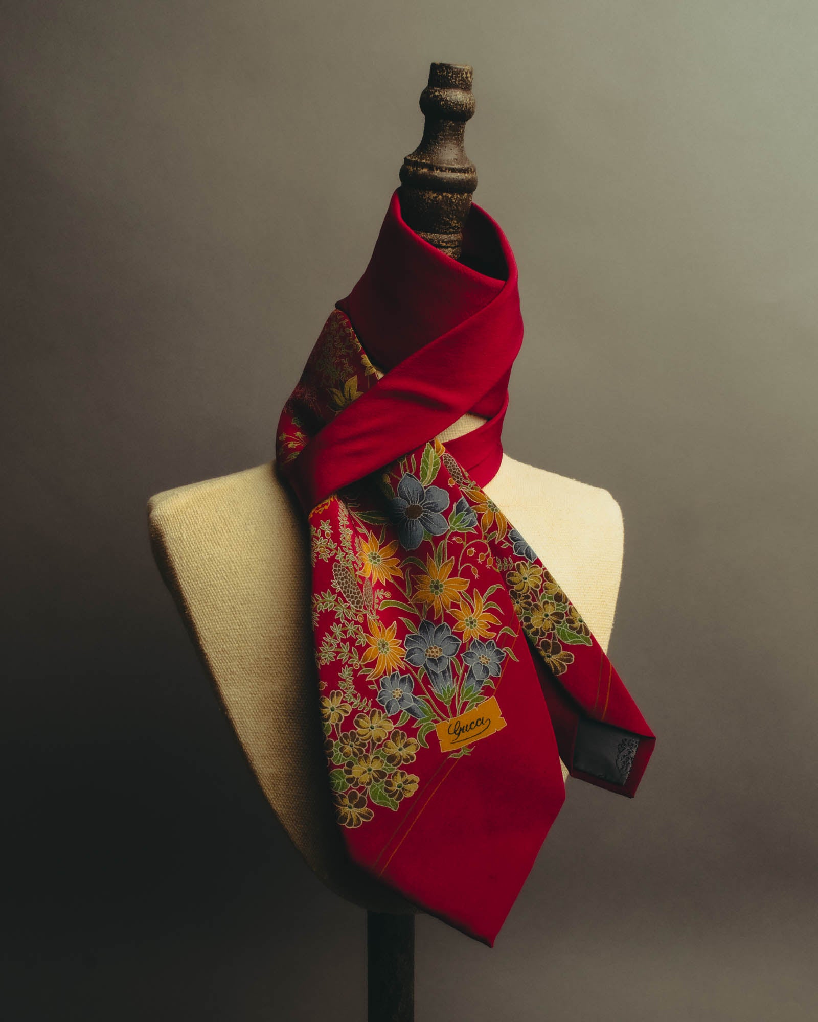 "GUCCI" 70's-80's Floral silk scarf tie