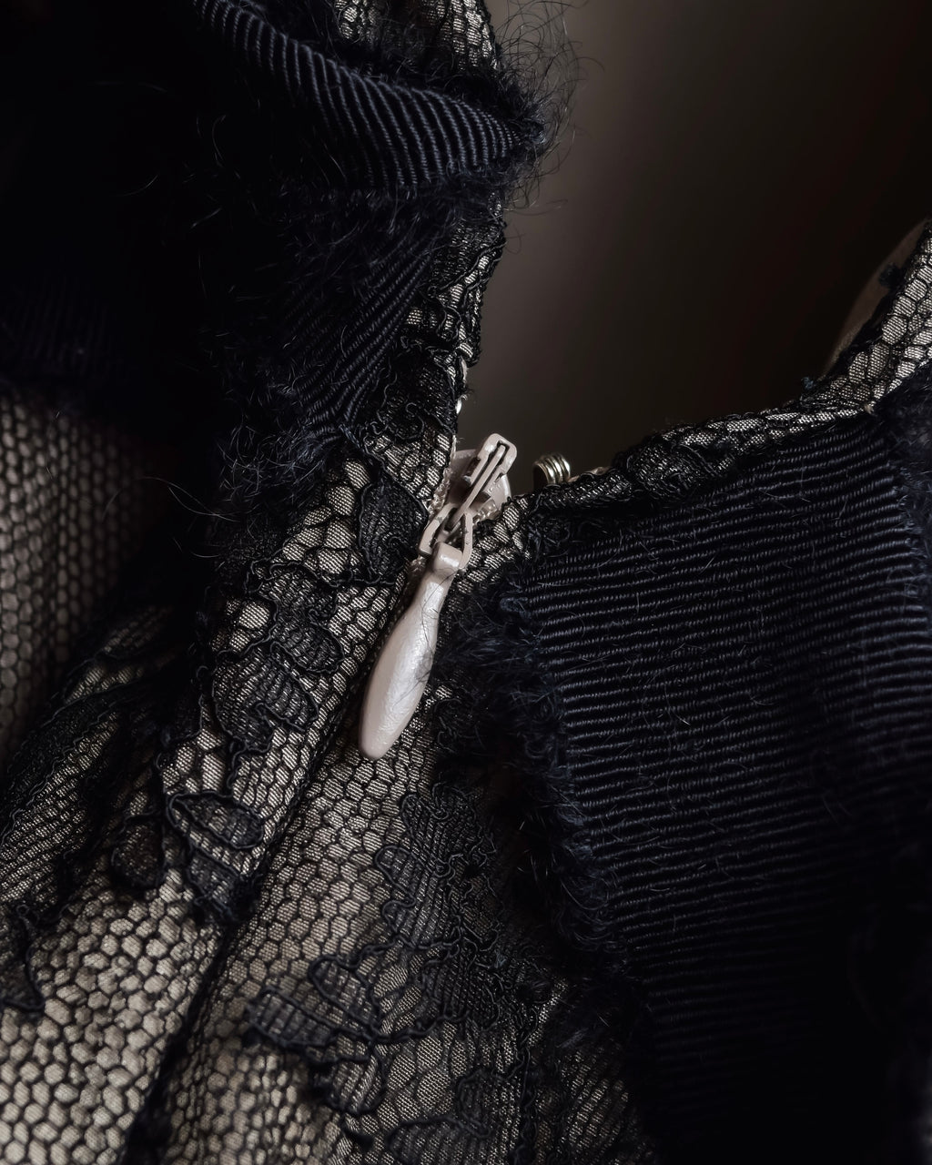 "VALENTINO" Lace layered ribbon design sleeveless dress