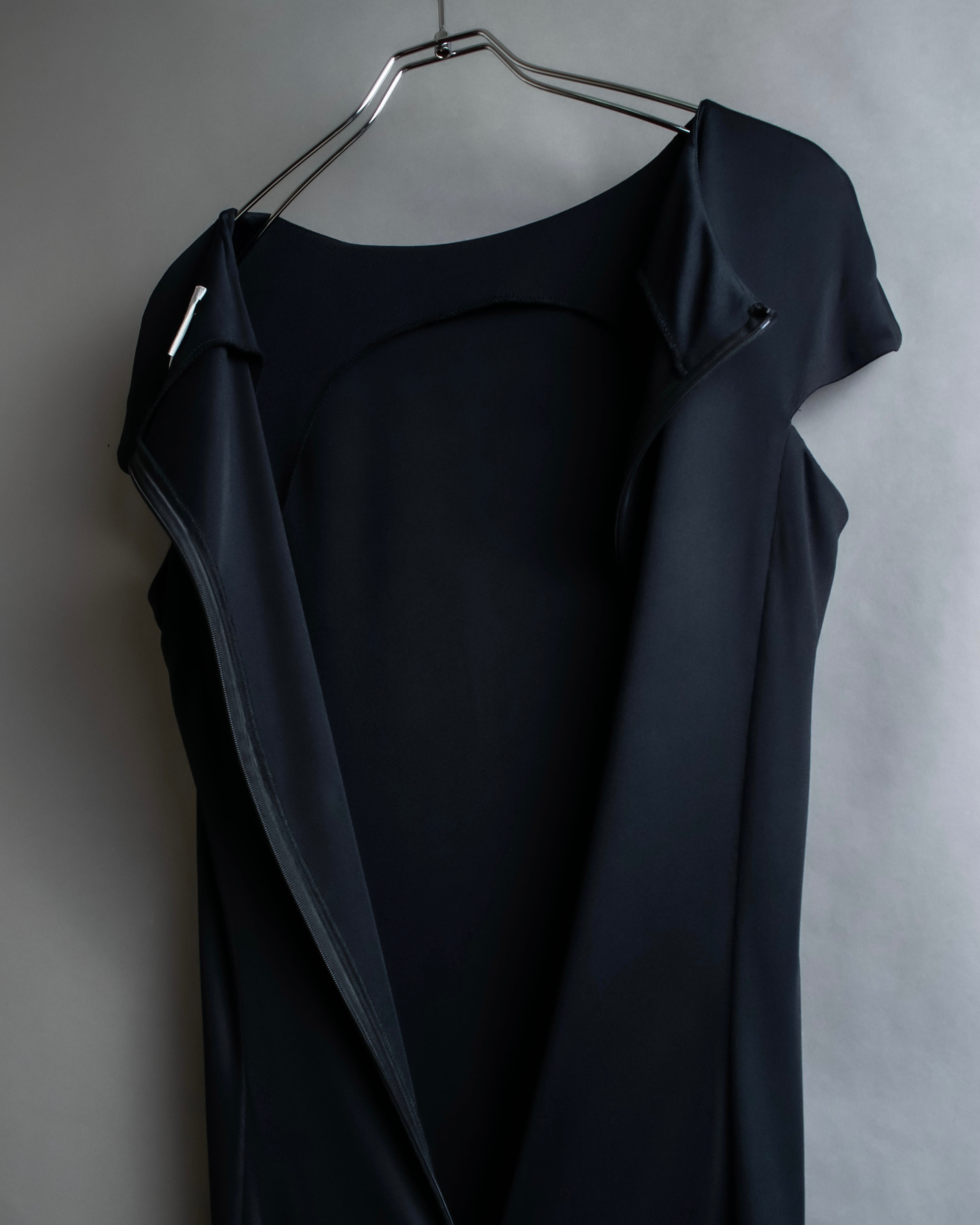 "CELINE" Gathered design vertical line dress