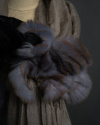 "FENDI" 04-10's Petal motif fur docking long muffler