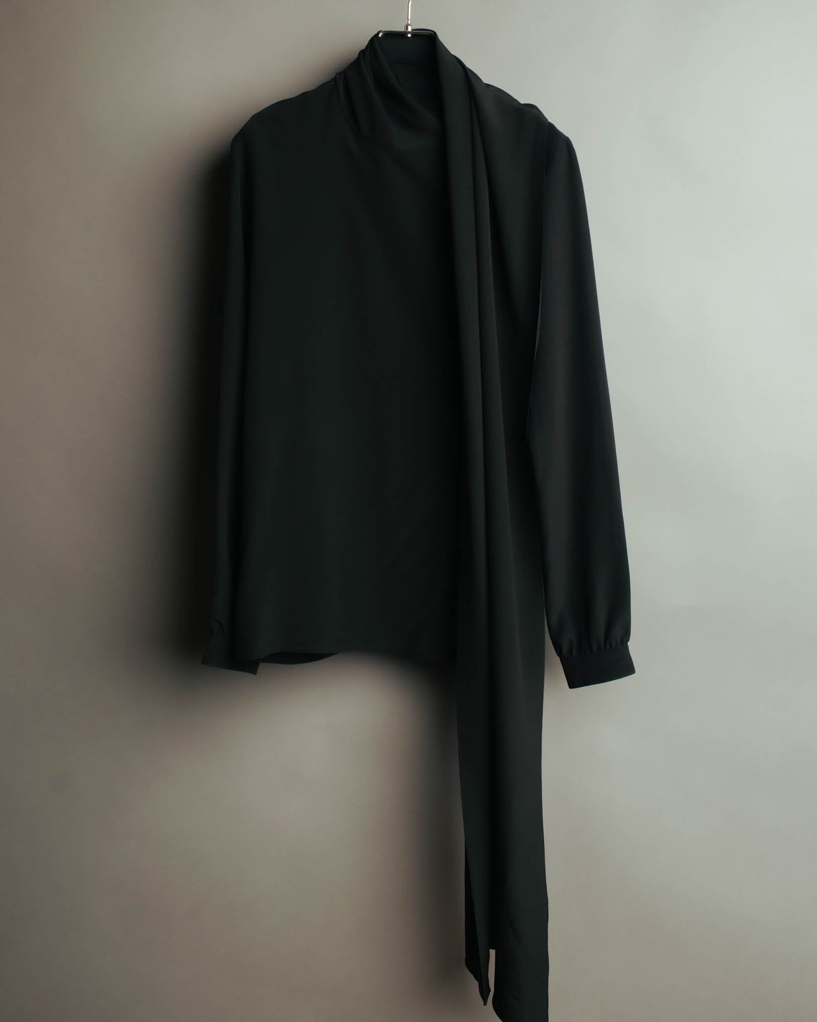 -SPECIAL- "SAINT LAURENT PARIS" 10's Fluid silk scarf-neck blouse
