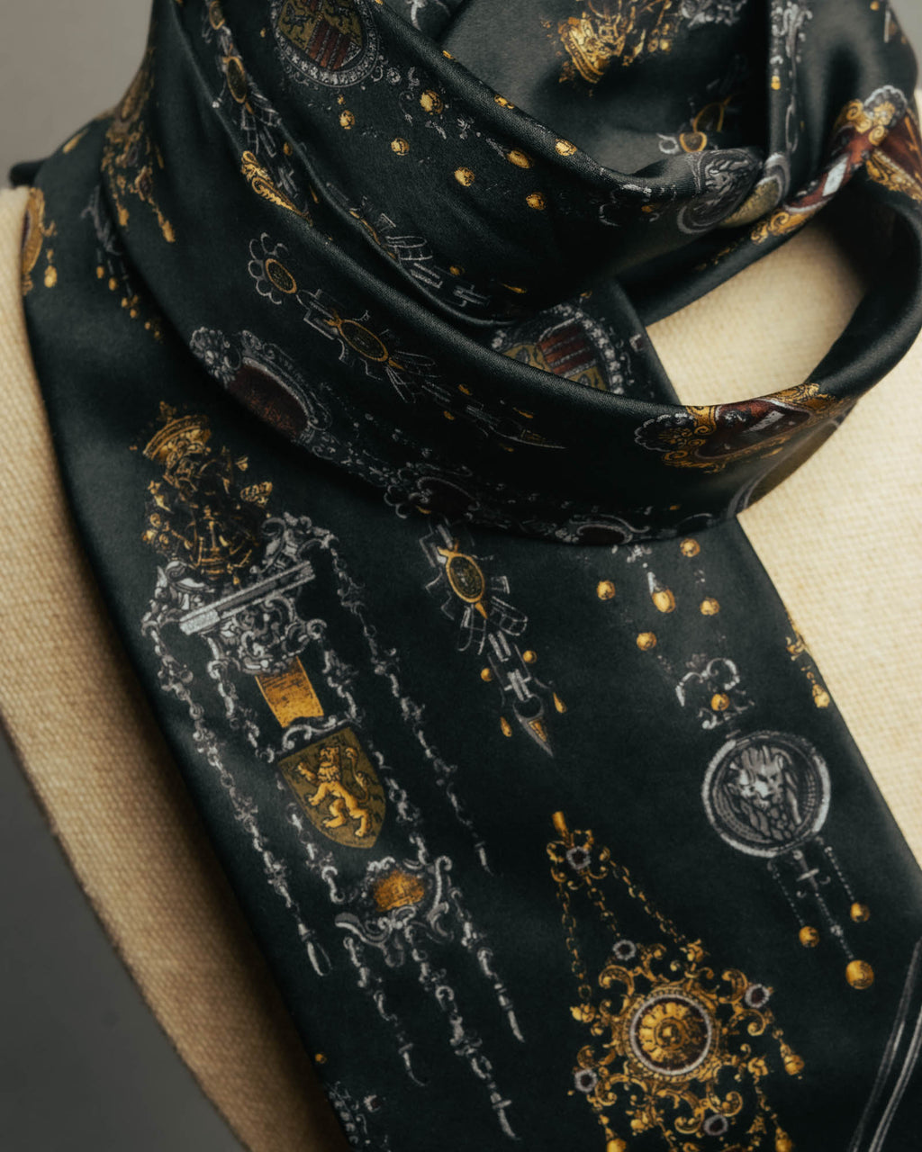 "Gianfranco Ferré" 90's Baroque print silk necktie