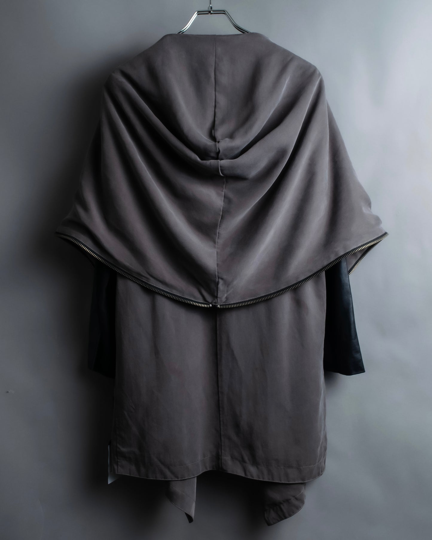 “DOUBLE STANDARD CLOTHING” Designed sleeve hooded middle coat