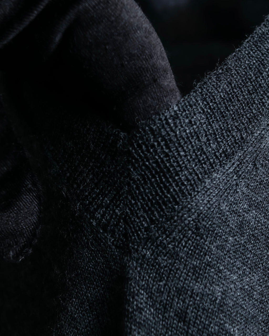 "PRADA" Camouflage pattern V-neck knit