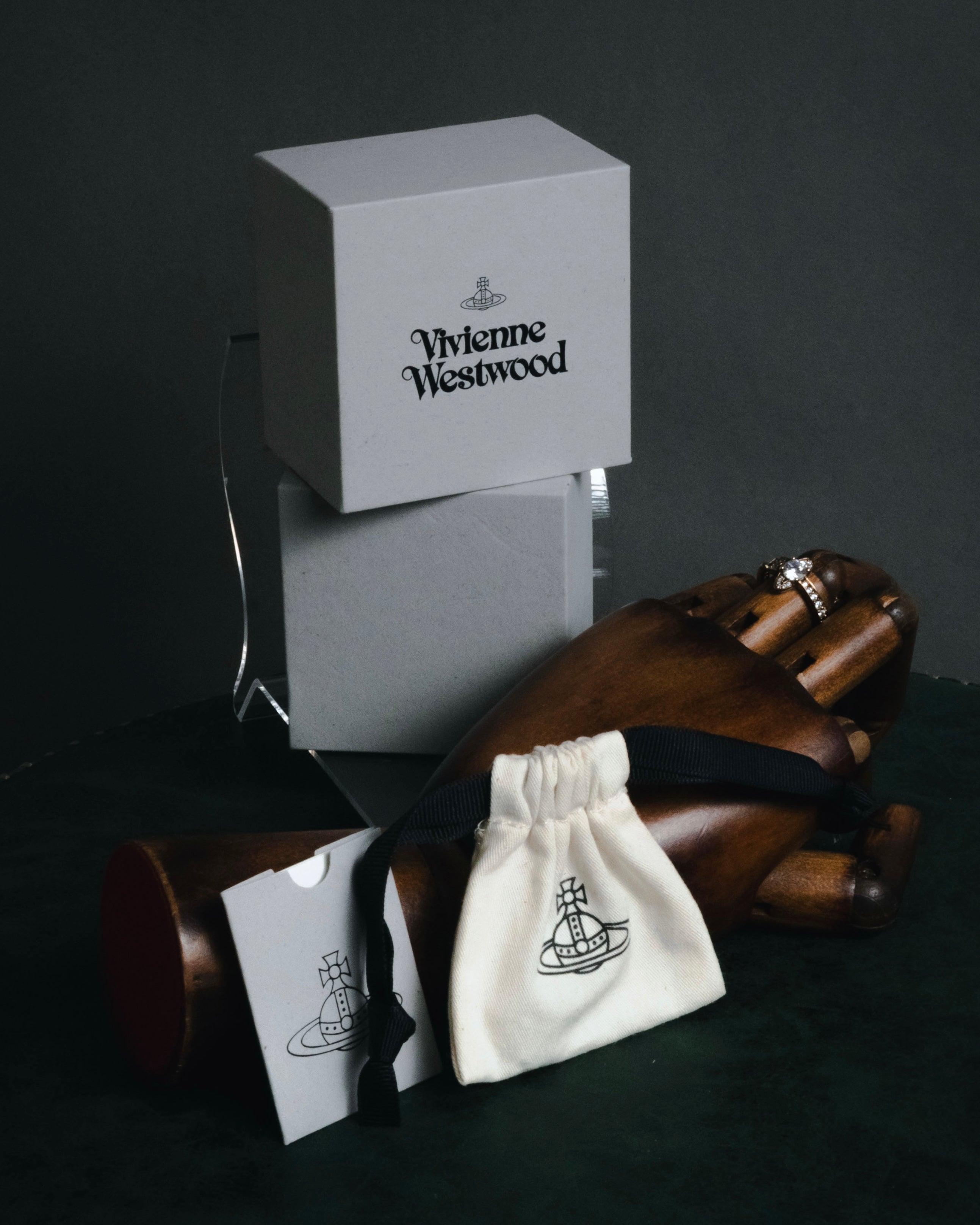 "Vivienne Westwood" Iconic Orb Motif Open Band Ring