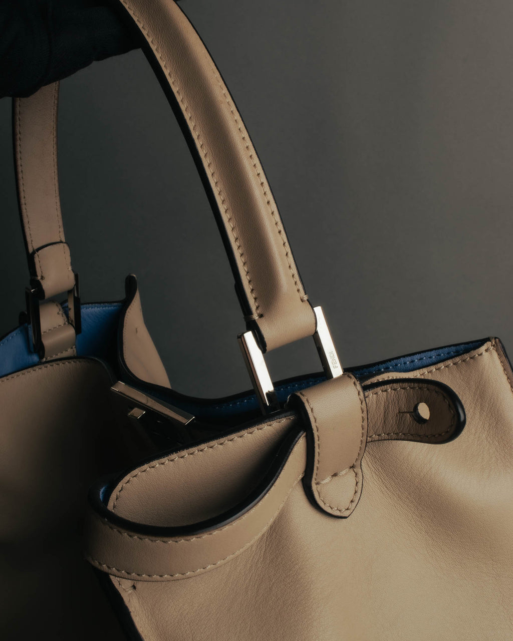 "FENDI" 2010's Soft leather peekaboo x lite handbag