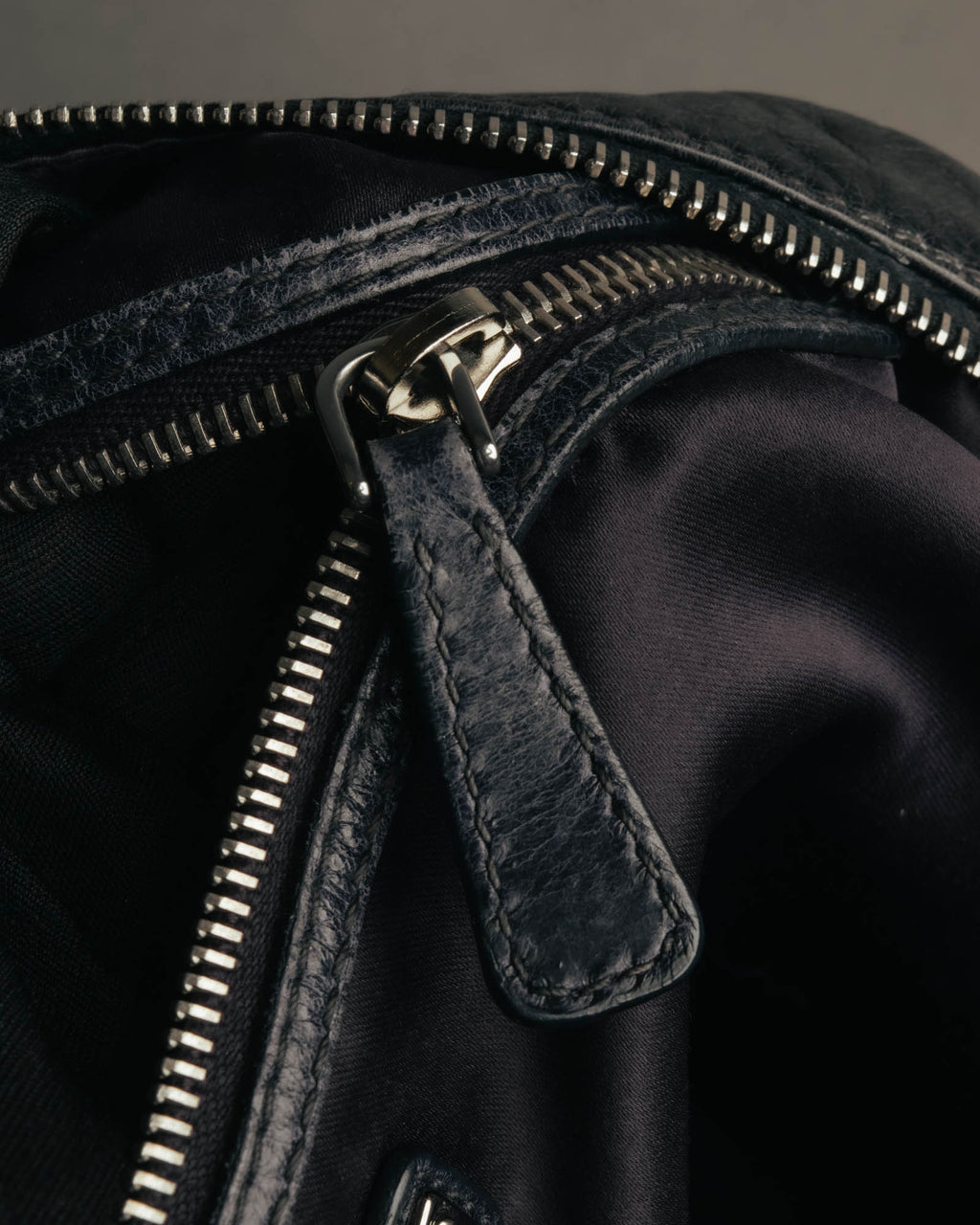 -SPECIAL- "MIU MIU" 00's-10's Glossy gathered leather handbag